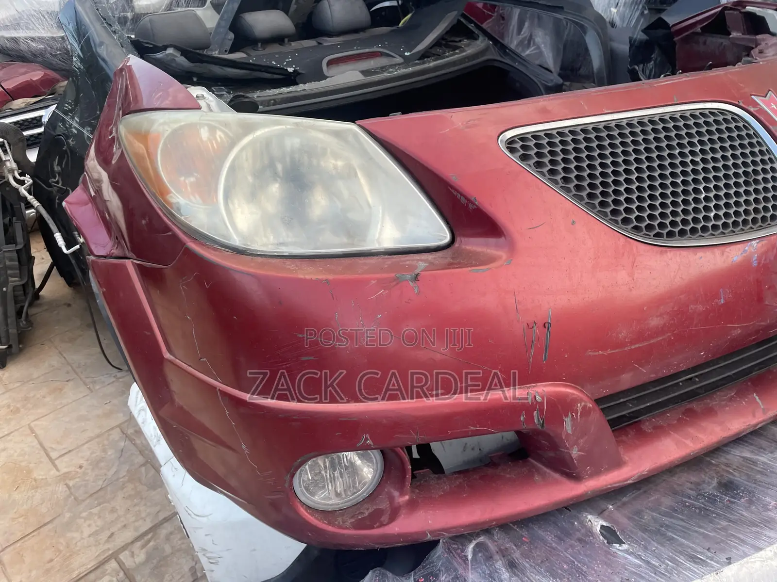 Vibe Pontiac 2005 Front Cut Available