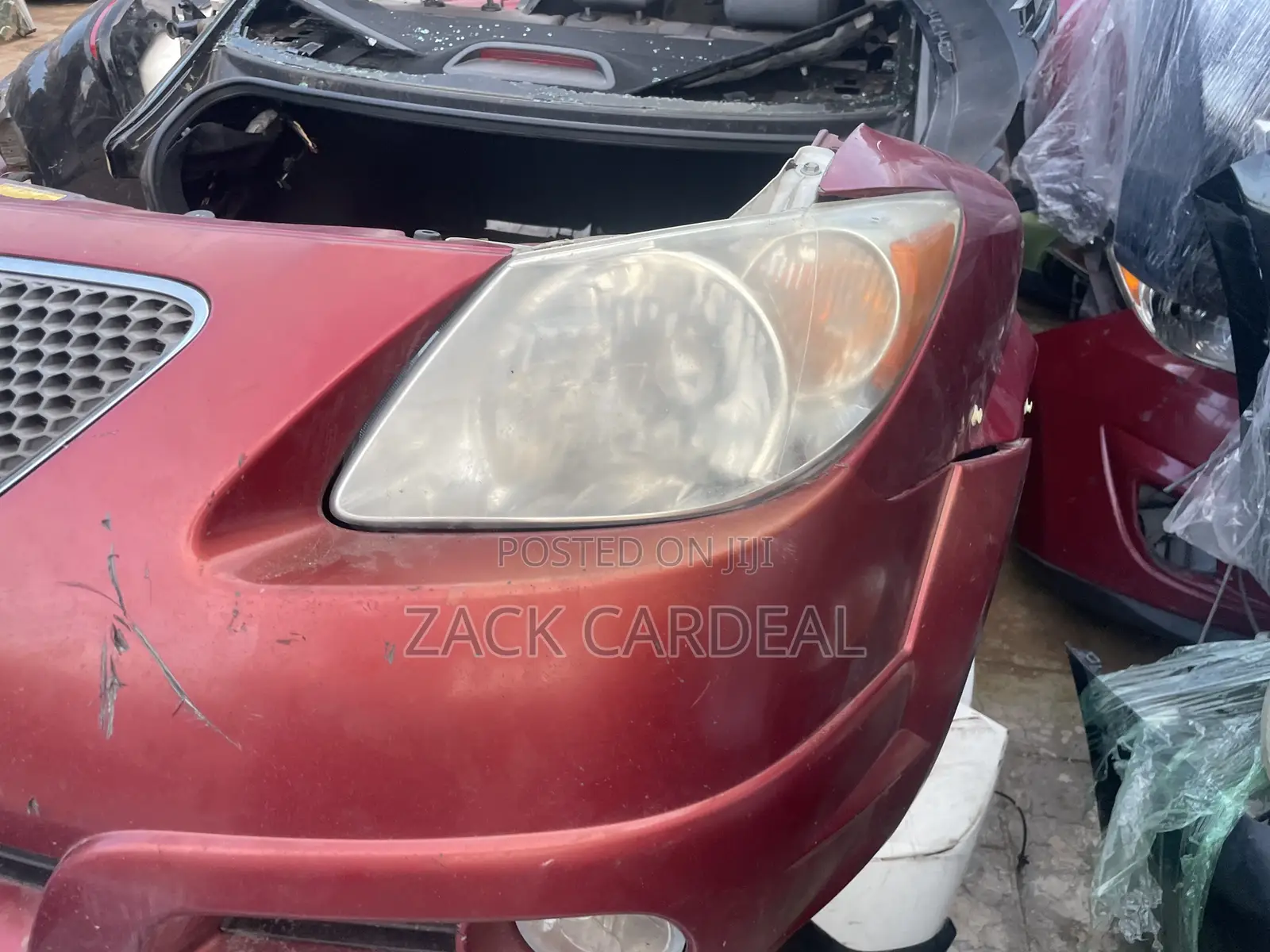Vibe Pontiac 2005 Front Cut Available