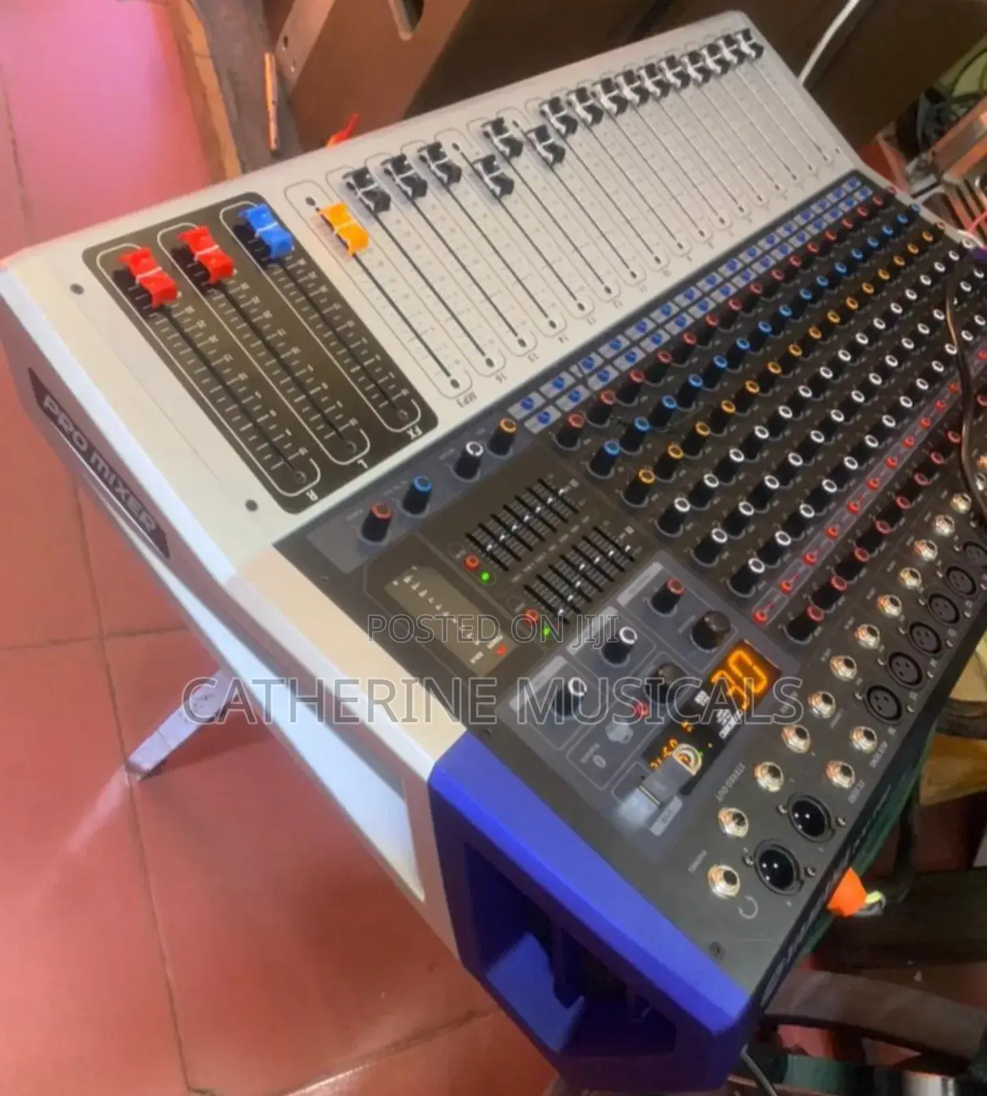 Yamaha Kv160 16channel Powered Mixer