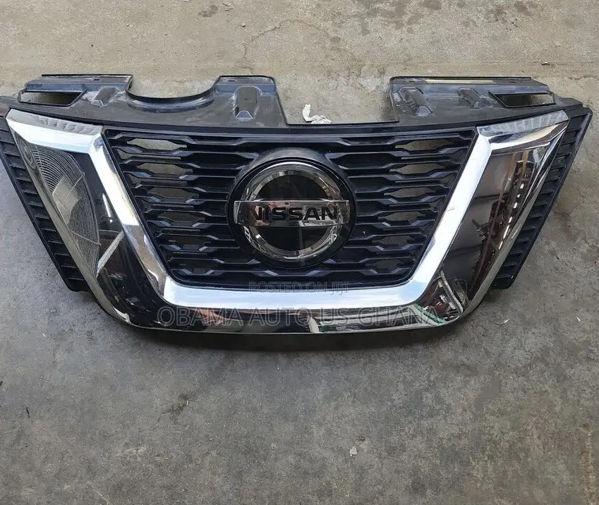 Nissan Rogue Front Bumper Grill /Shells 2017,2018,2019,2020