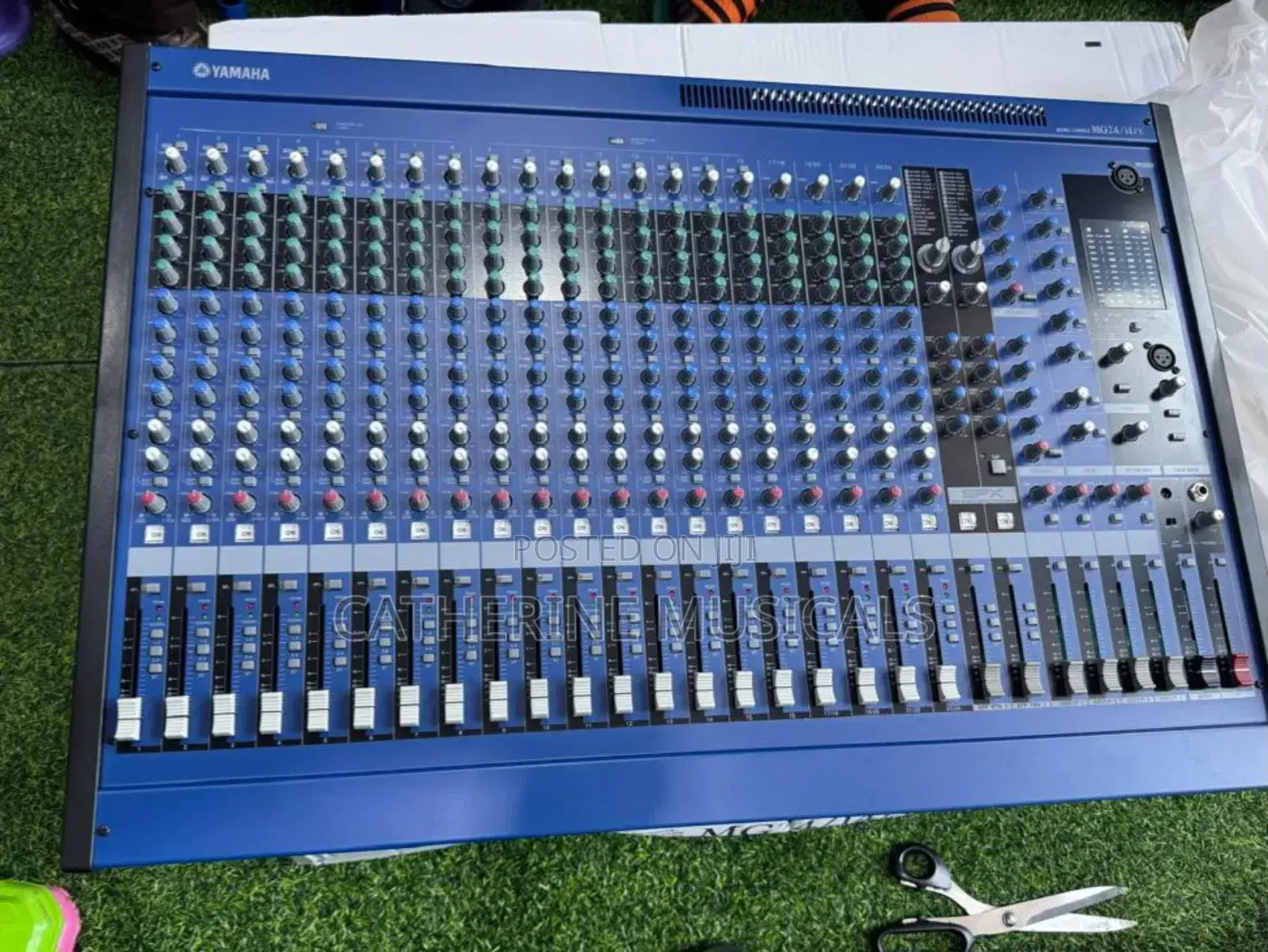 Yamaha Mg 240- 24 Channel Raw Mixer