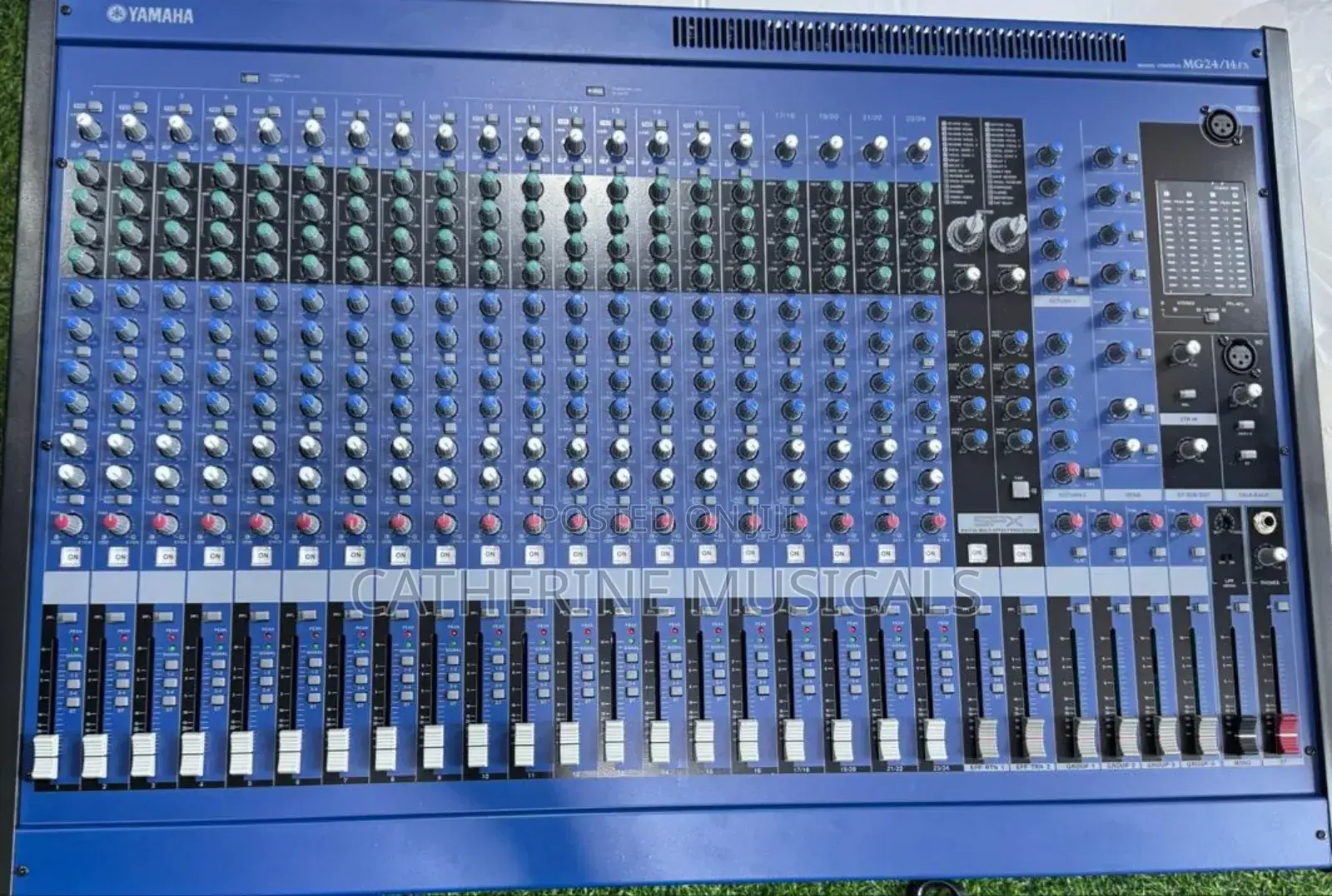 Yamaha Mg 240- 24 Channel Raw Mixer
