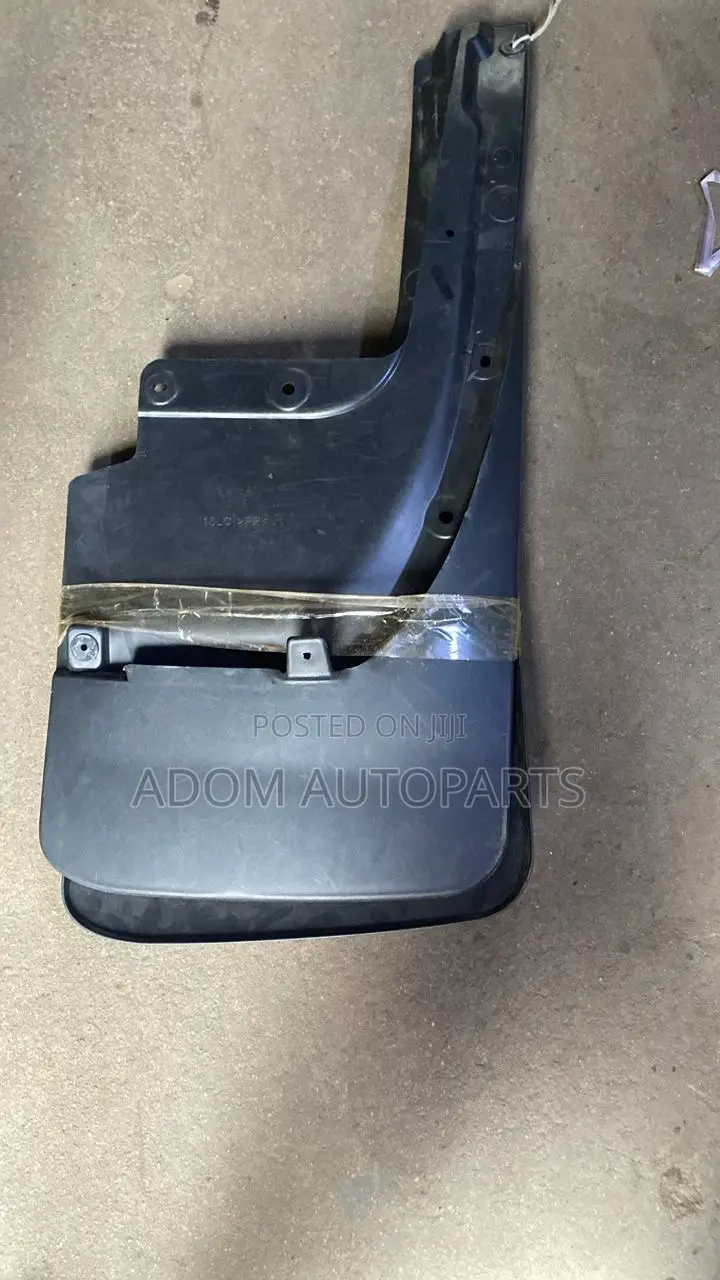 Toyota Land Cruiser V8 Back Rubber Liner