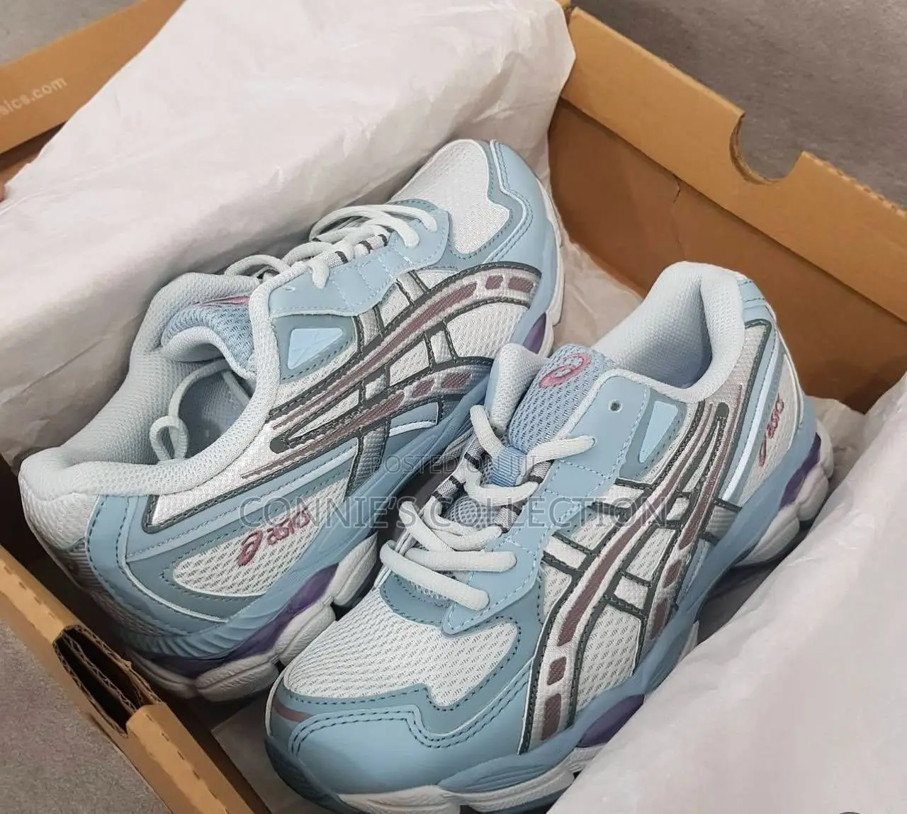Asics Sneakers