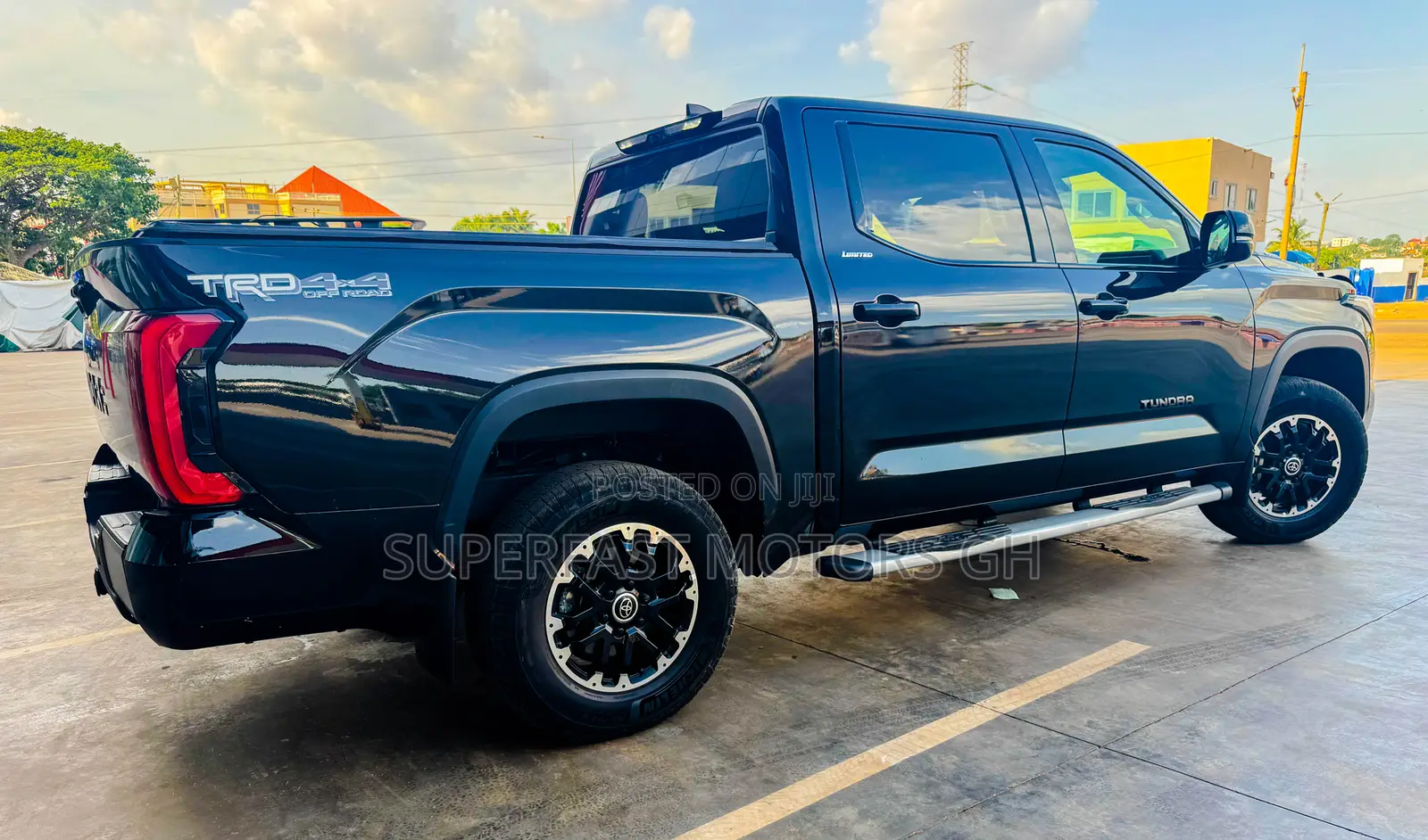 Toyota Tundra Limited CrewMax 5.5' Bed 2024 Black