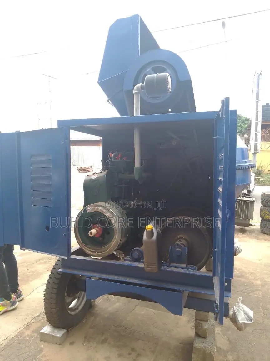 Self Loader Concrete Mixer