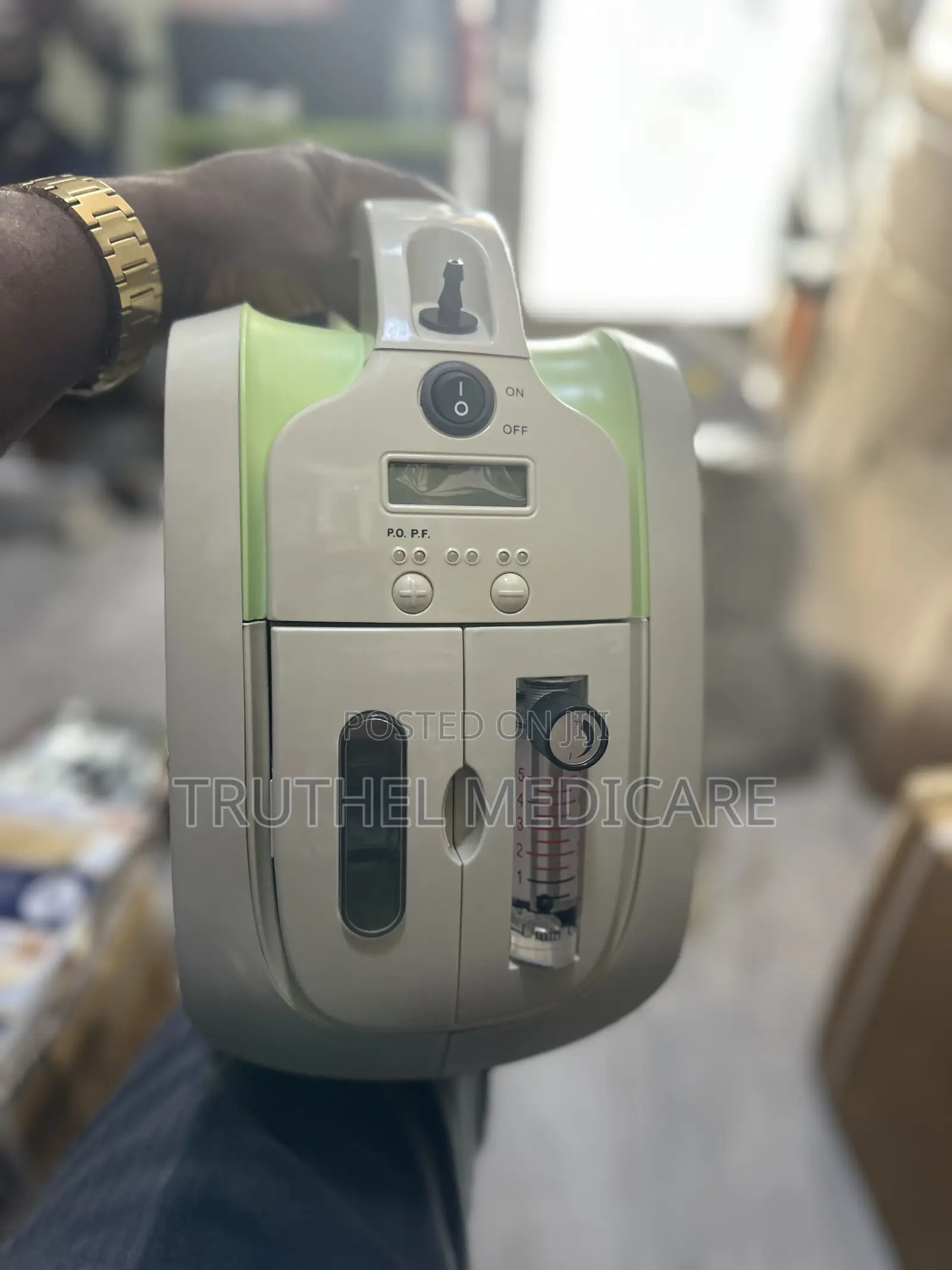 Mobile Oxygen Concentrator (Battery-Packed) Usa Model