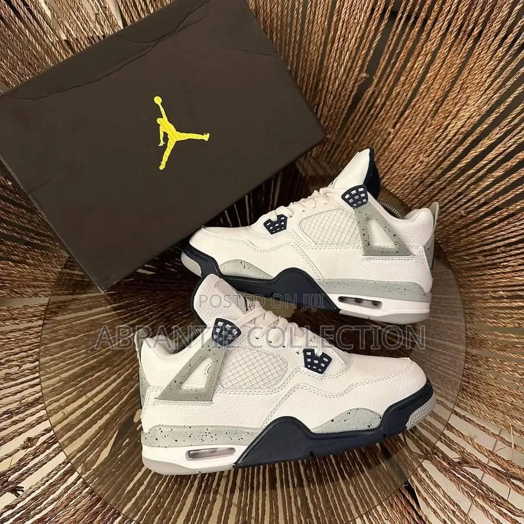 Air Jordan Retro 4 Midnight Navy