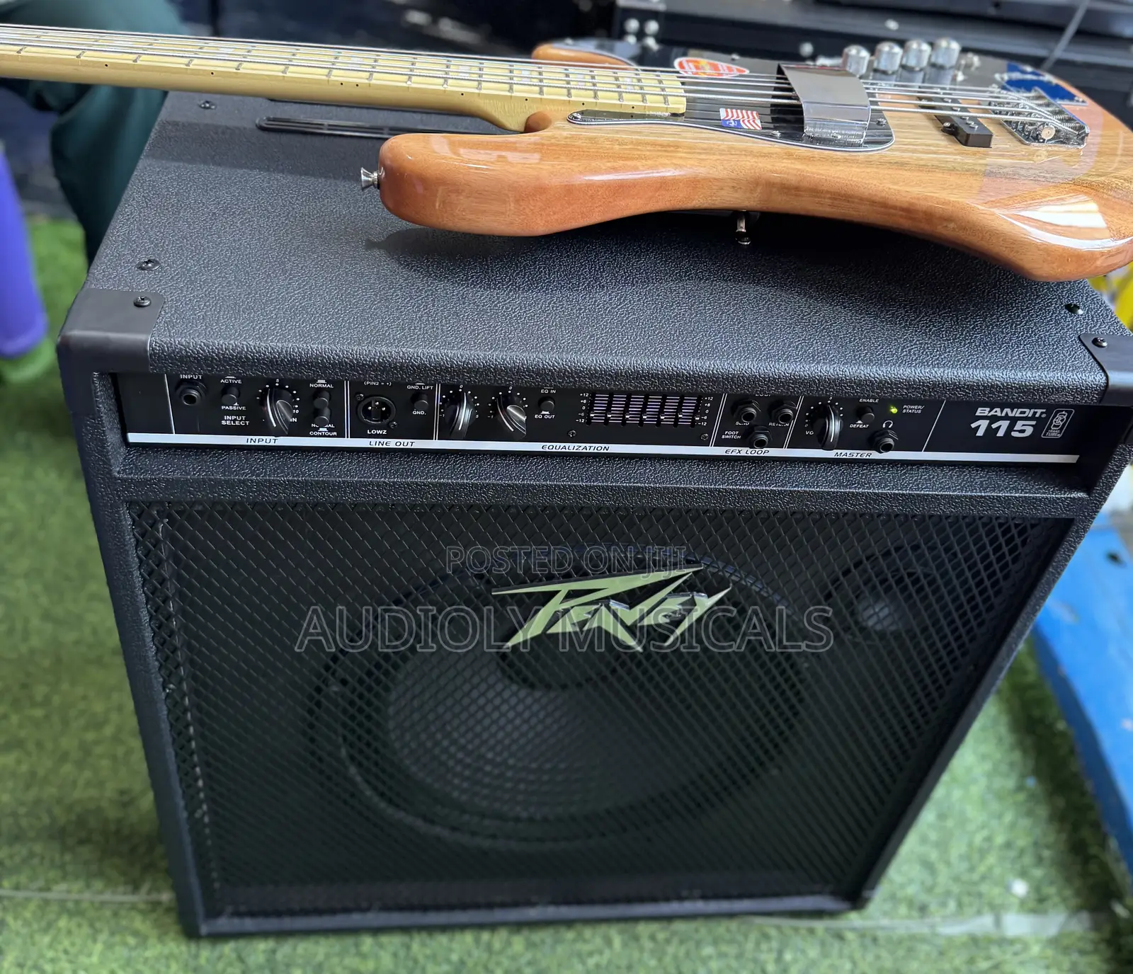 Peavey Bandit 115 Bass Guitar Combo