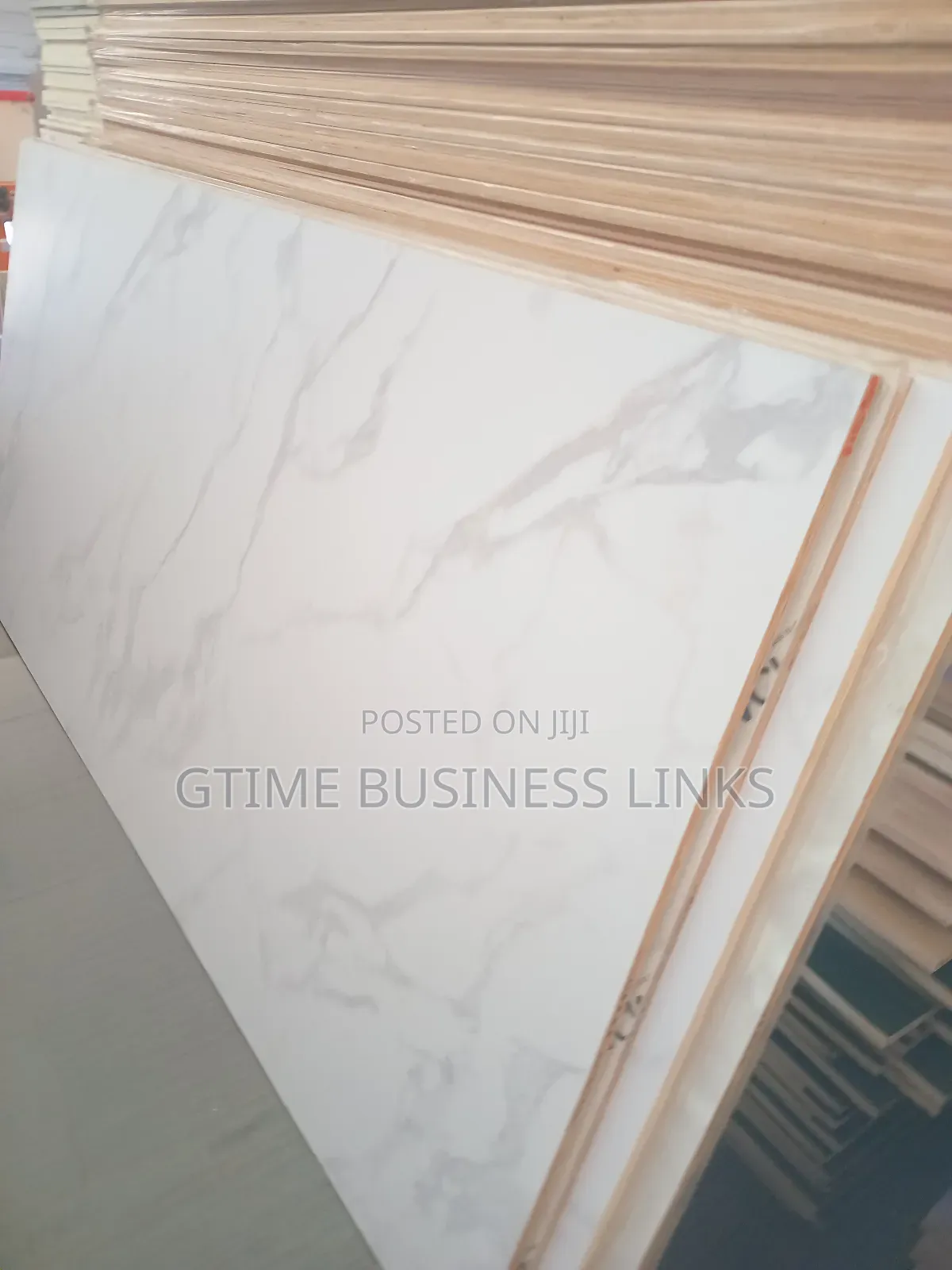 Laminated Plywood (Mat and Gloss)