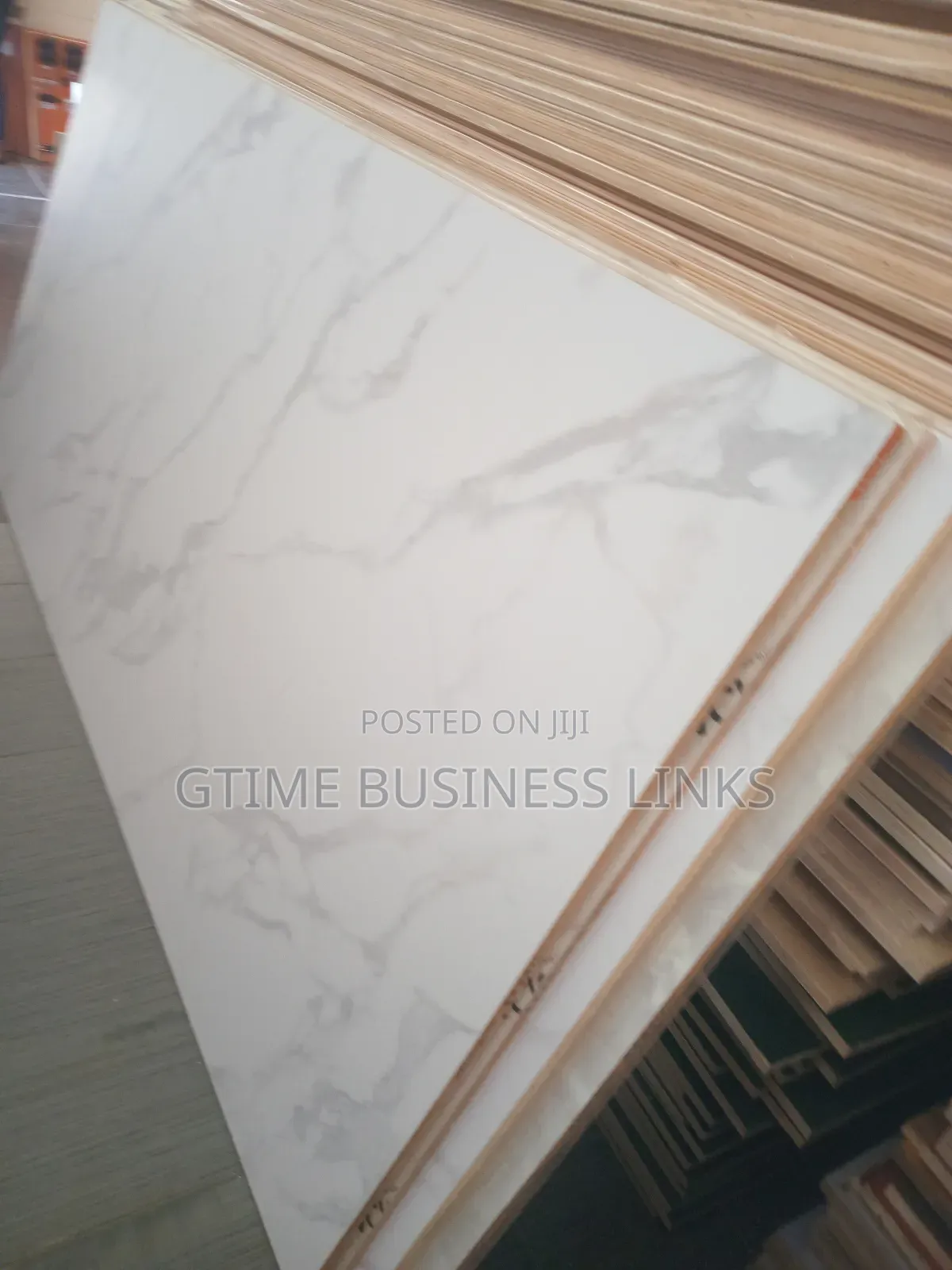 Laminated Plywood (Mat and Gloss)