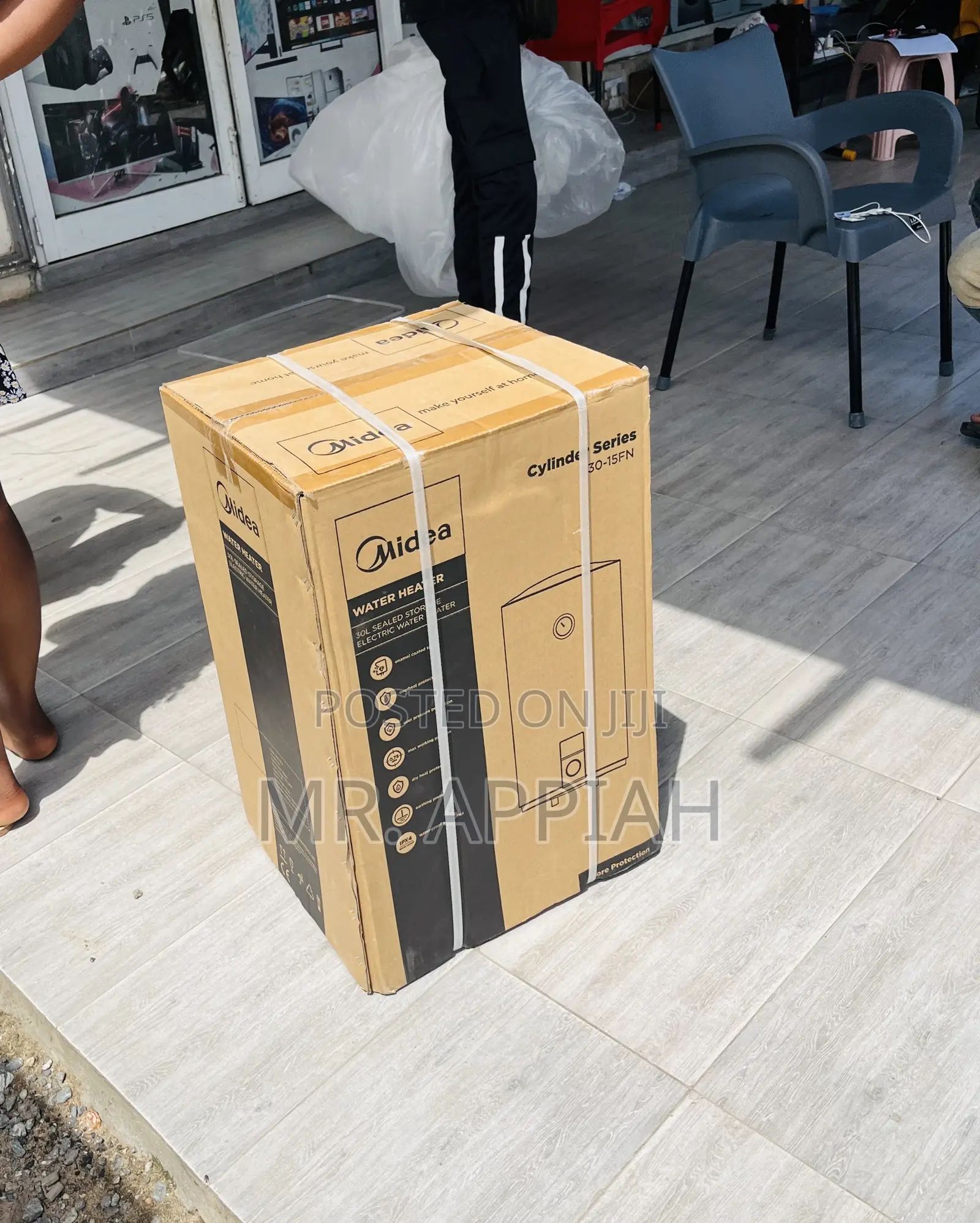 Beautiful Made Midea 30 Liters Electric Water Heater.