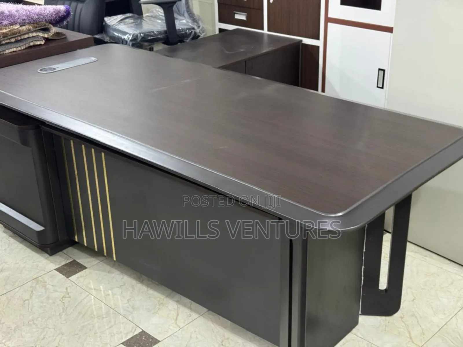 Very Executive Desk