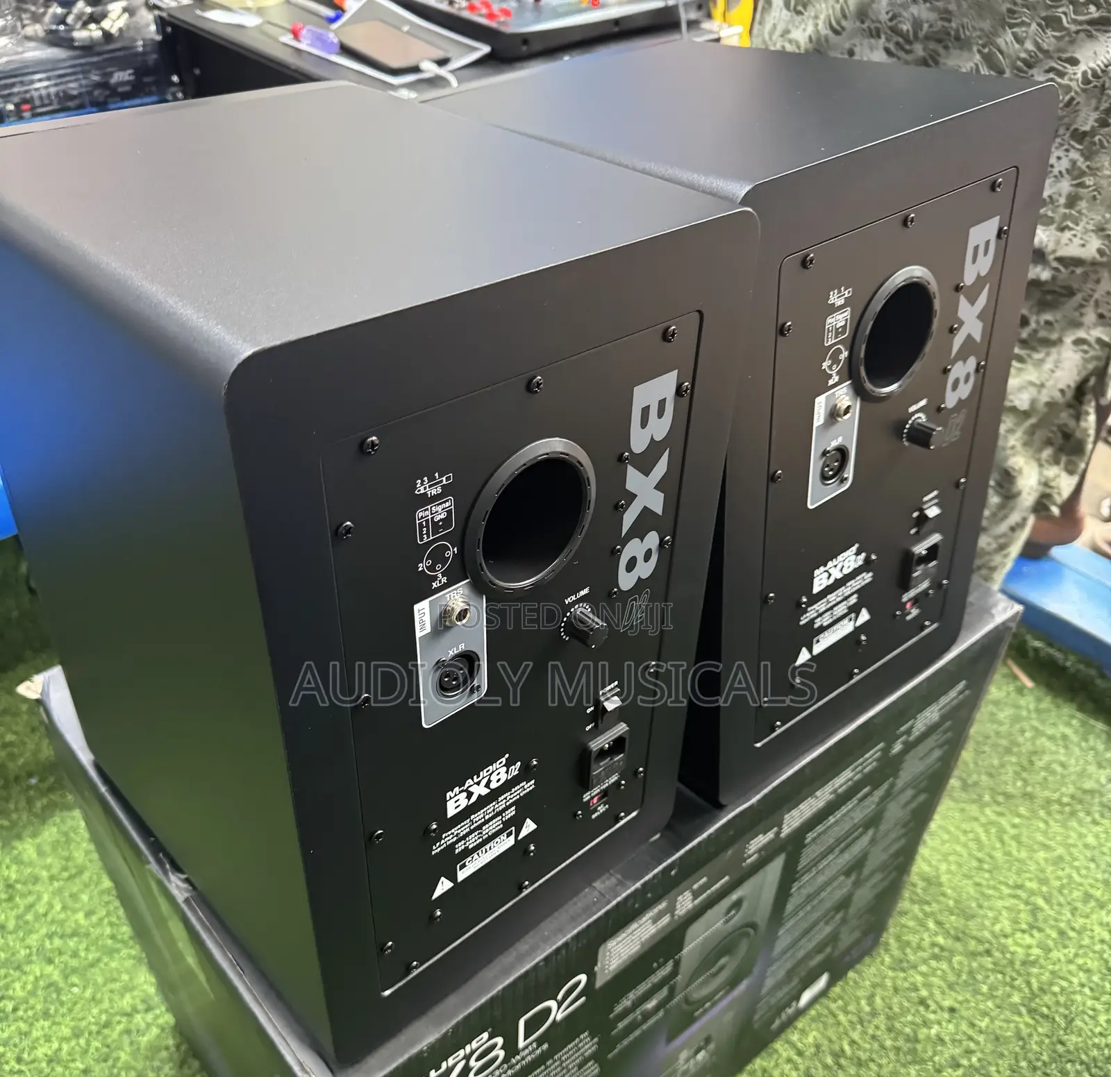M- Audio/Bx8 D2 Nest Generation 1300watt Studio Monitor