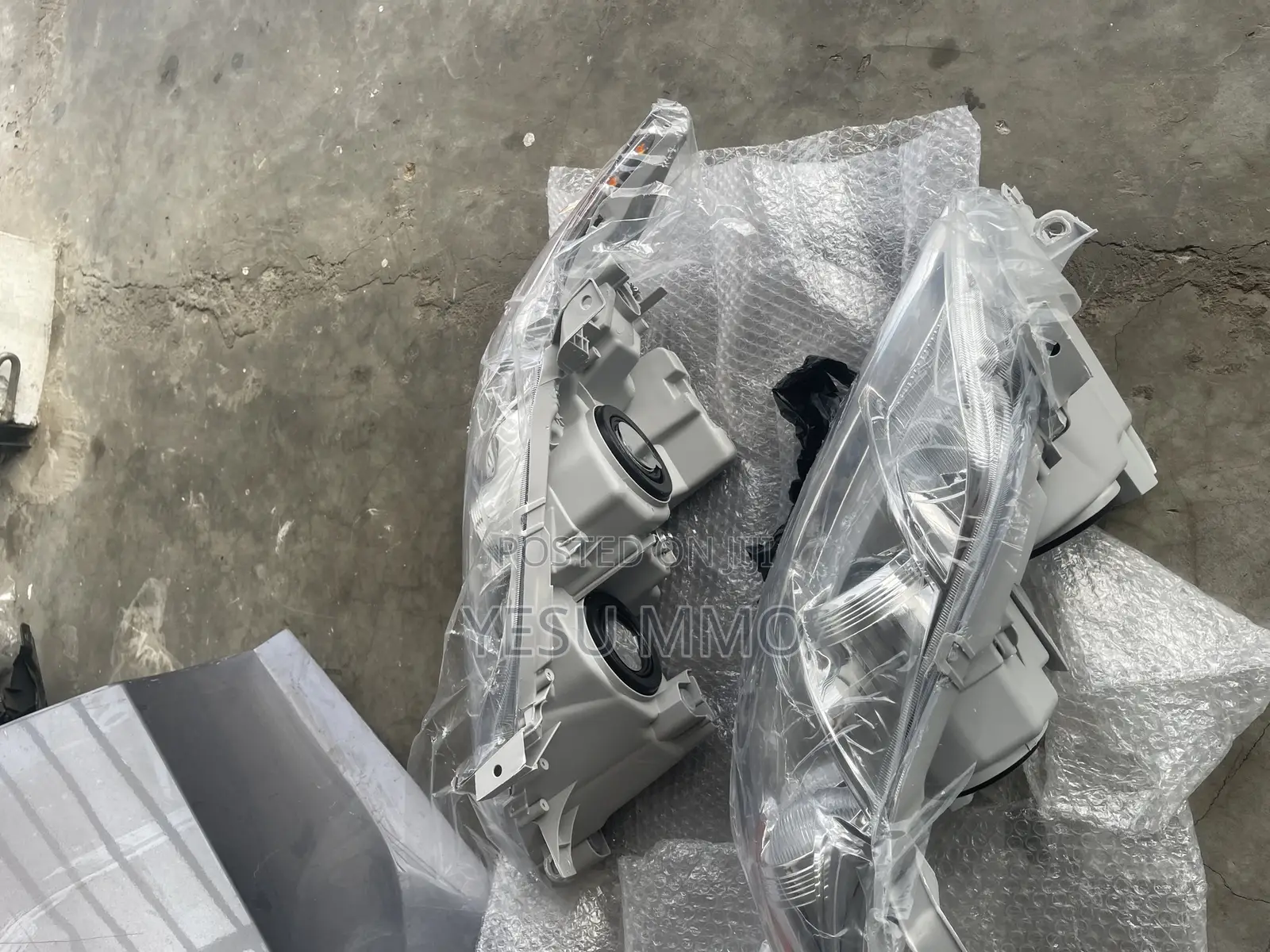 Toyota Camry 2008 Headlight Pair