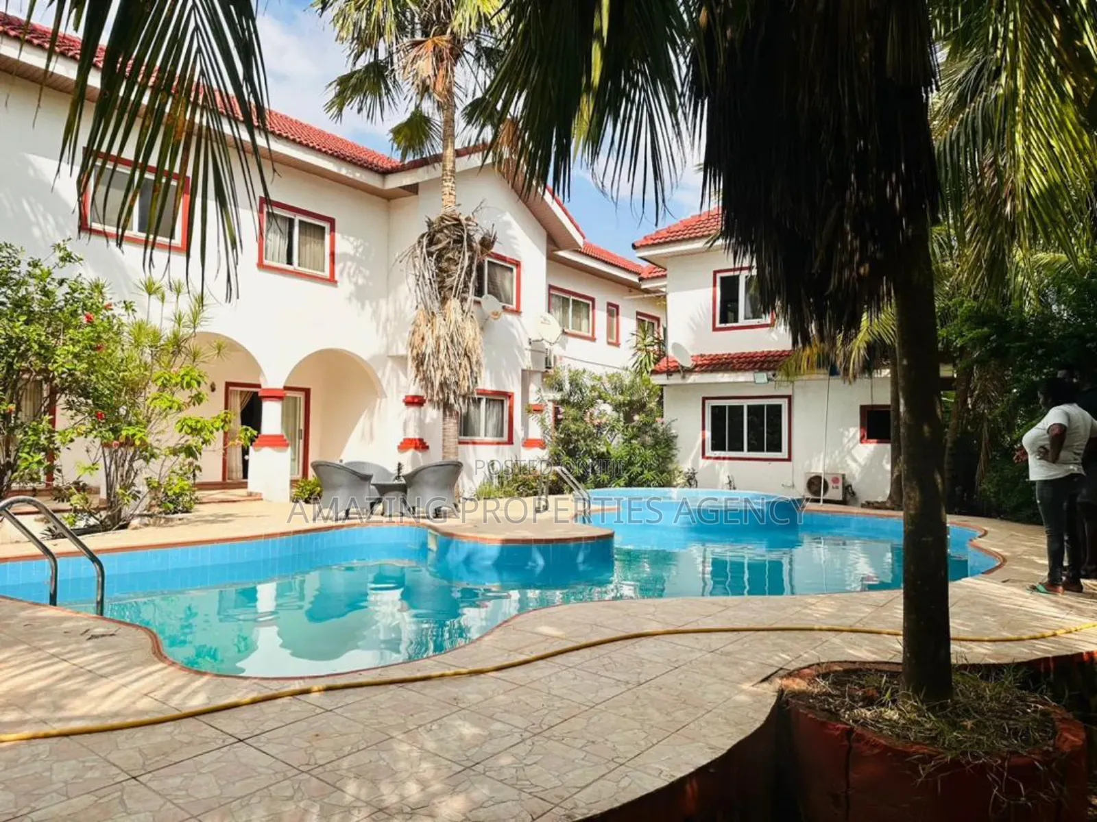 5bdrm Mansion in Adjiriganor for sale