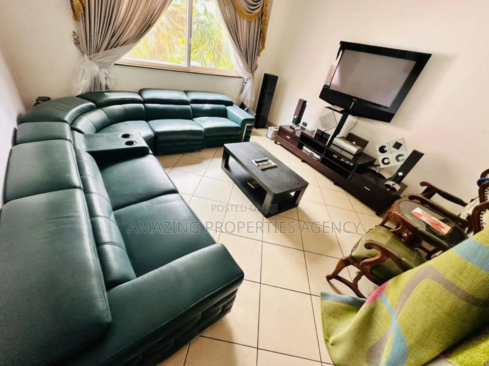 5bdrm Mansion in Adjiriganor for sale