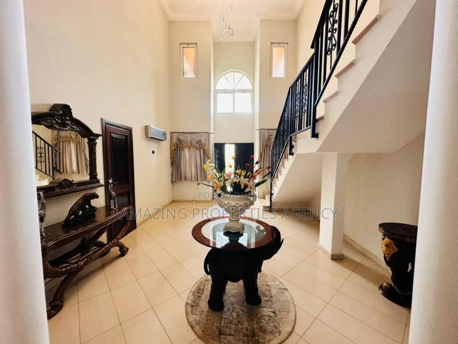5bdrm Mansion in Adjiriganor for sale