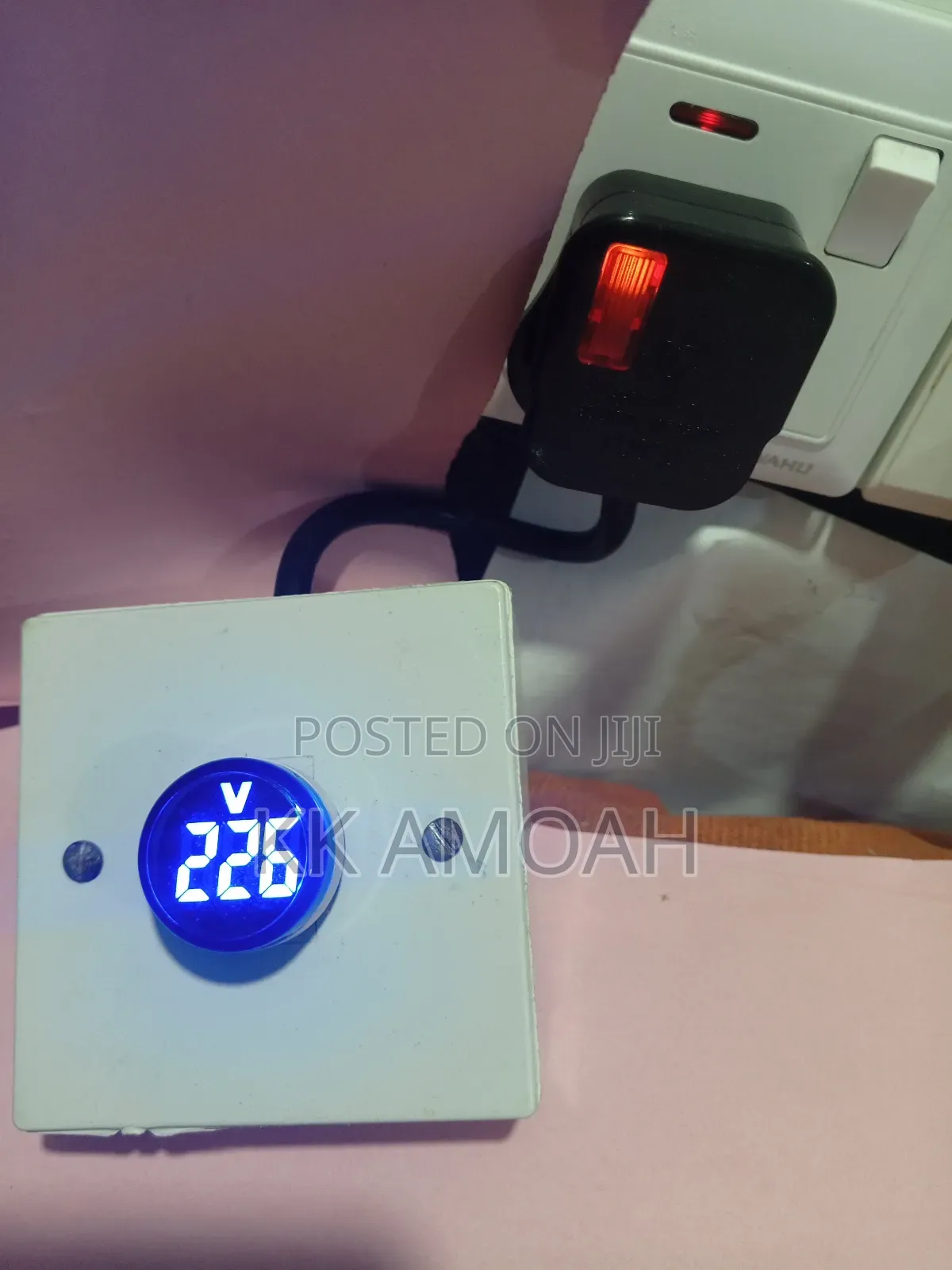 Digital Voltage Reader