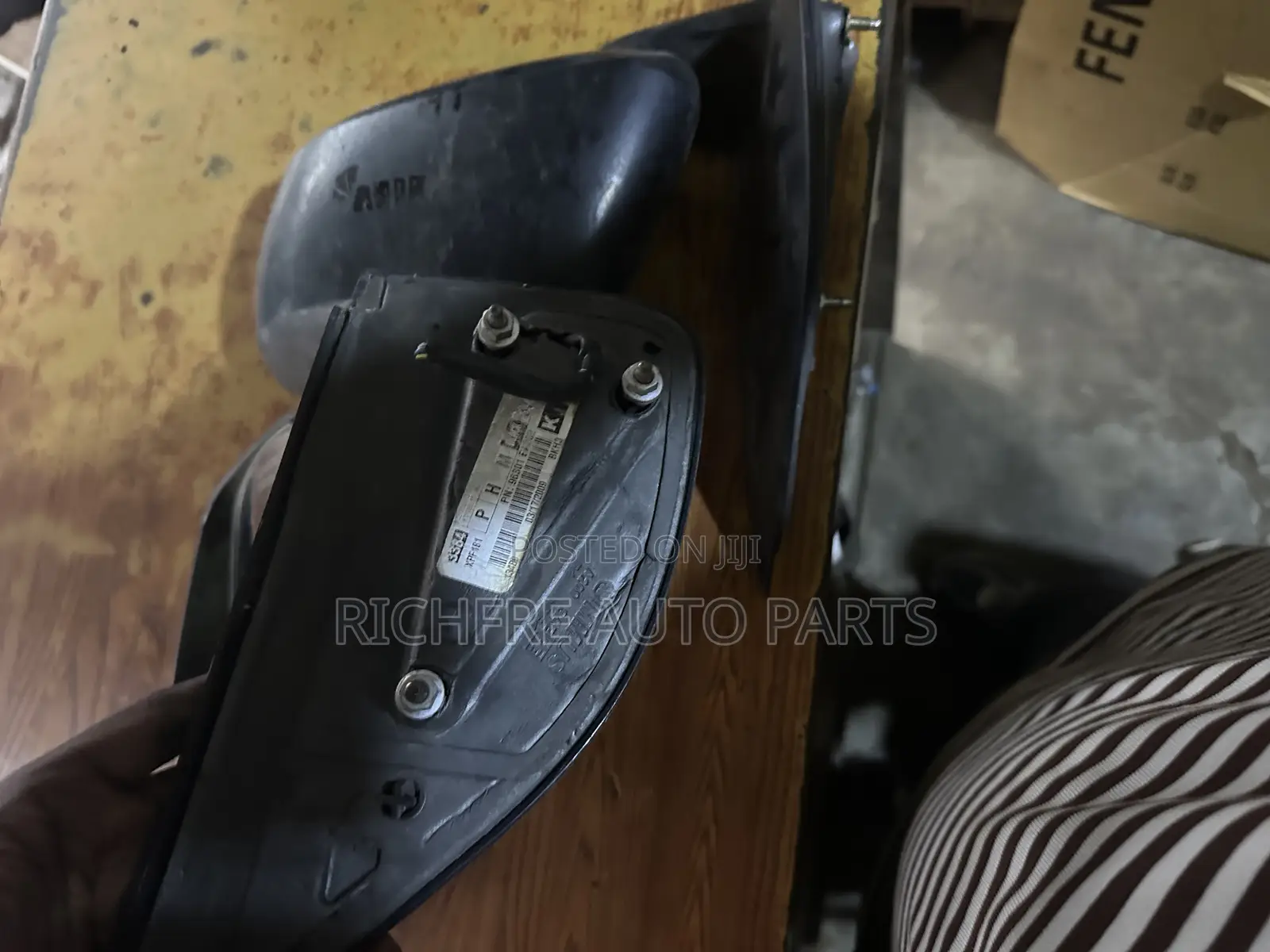 Nissan Frontier/ Navara Side Mirror