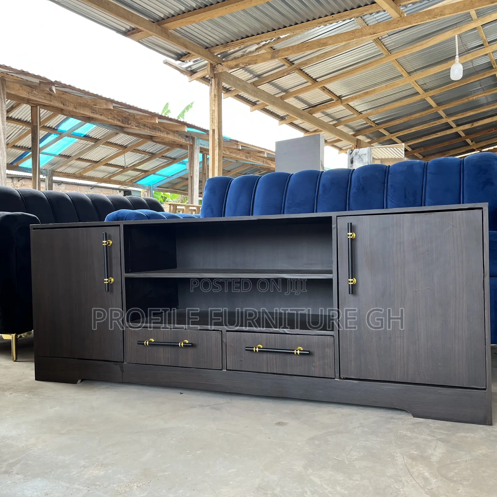 Nice Made Tv Stand Coffee Brown//Durable And Luxurious