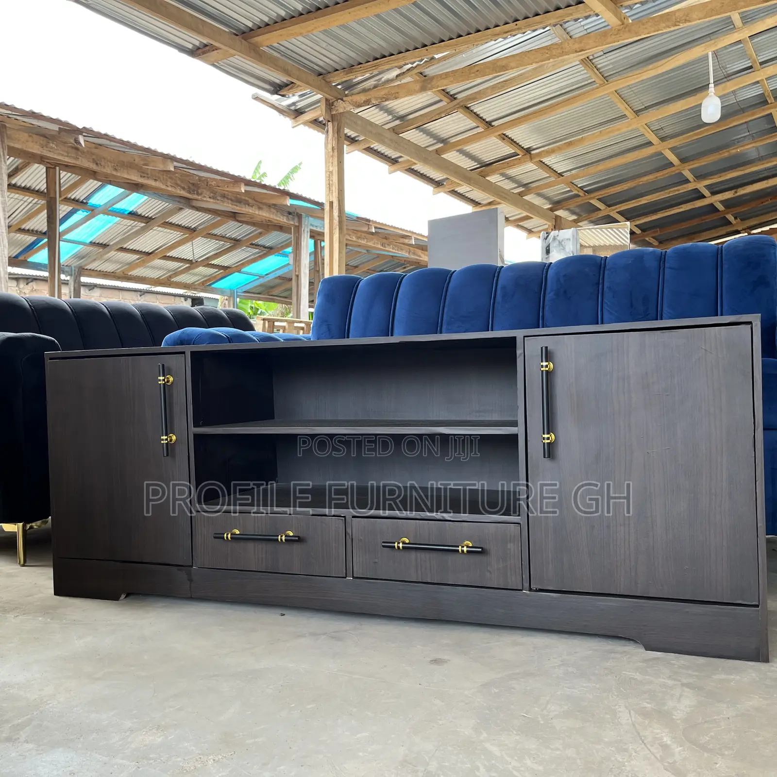 Nice Made Tv Stand Coffee Brown//Durable And Luxurious