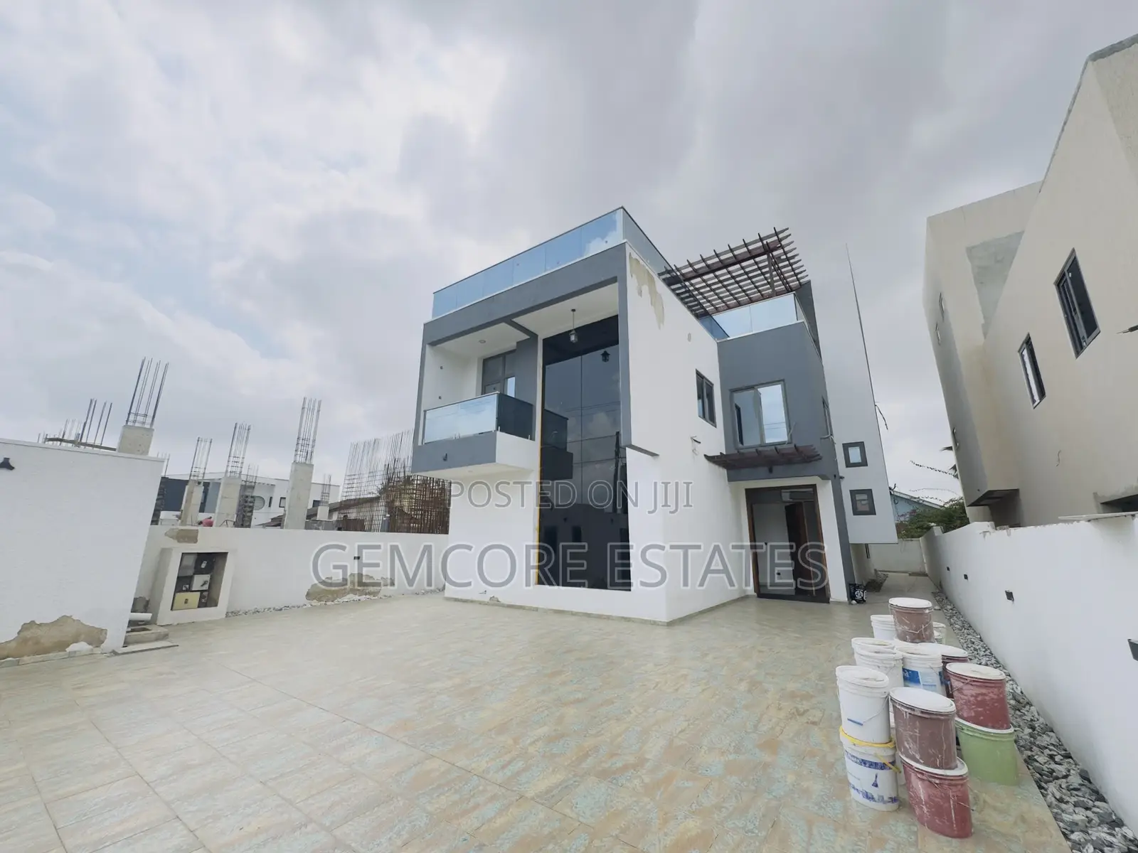 5bdrm House in East Legon for sale
