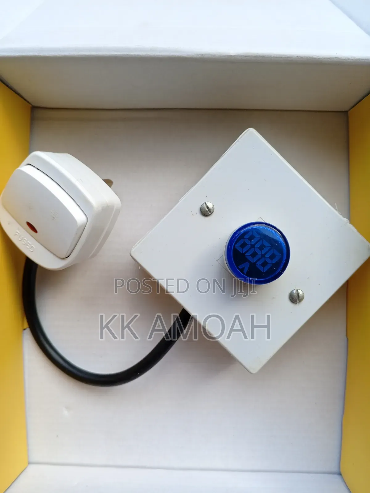 Digital Voltage Reader