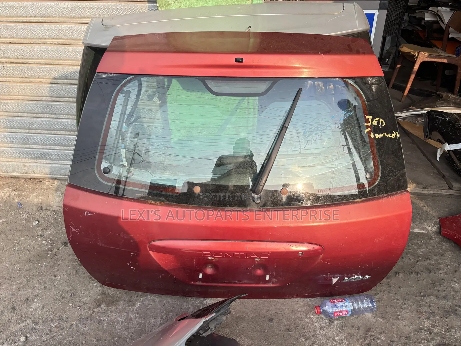 Pontiac Vibe 2002,2003,2004,2005,2006,2007 Tailgate/ Boot Available