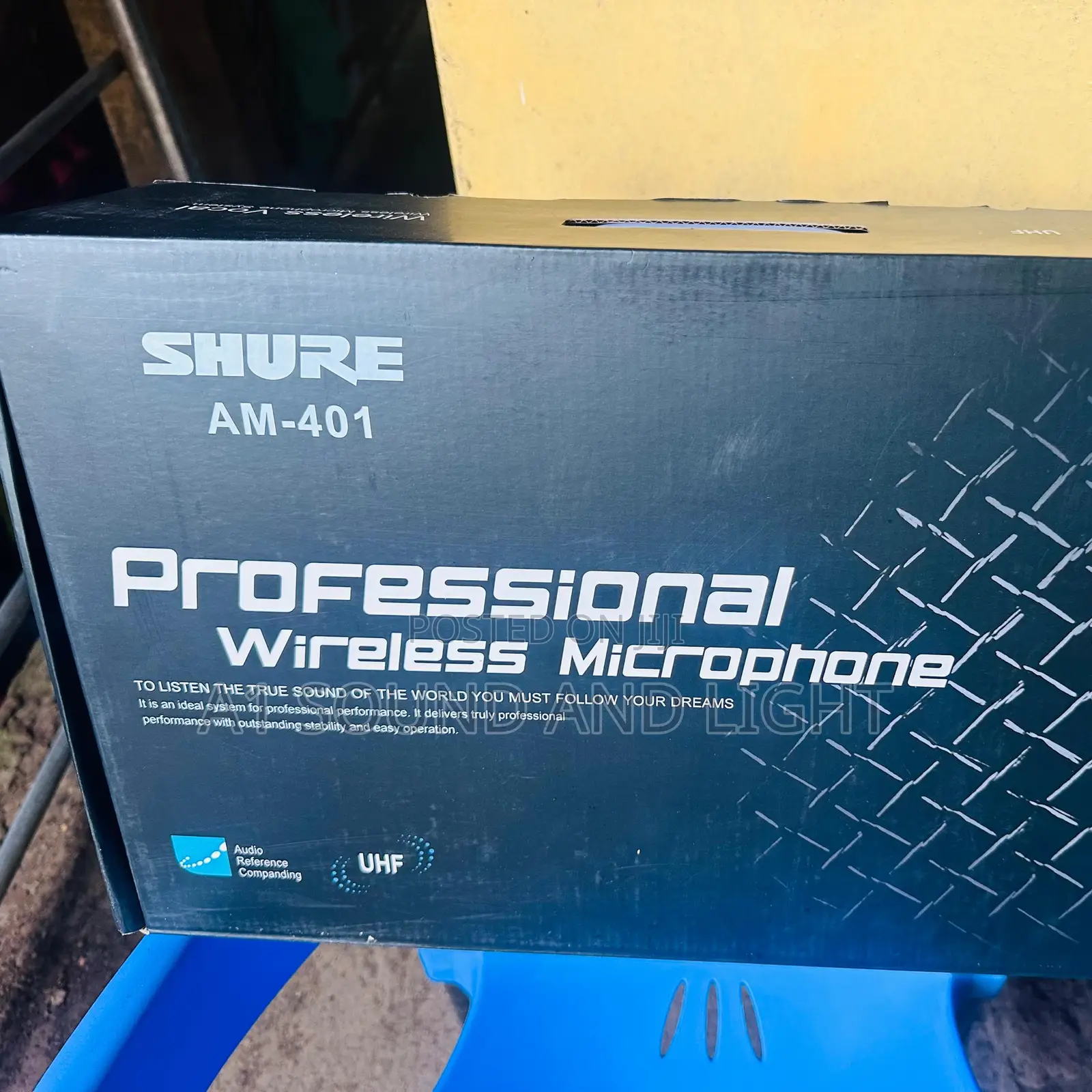 Shure 4-in-1 Wireless Digital Microphone Set [Am-401]