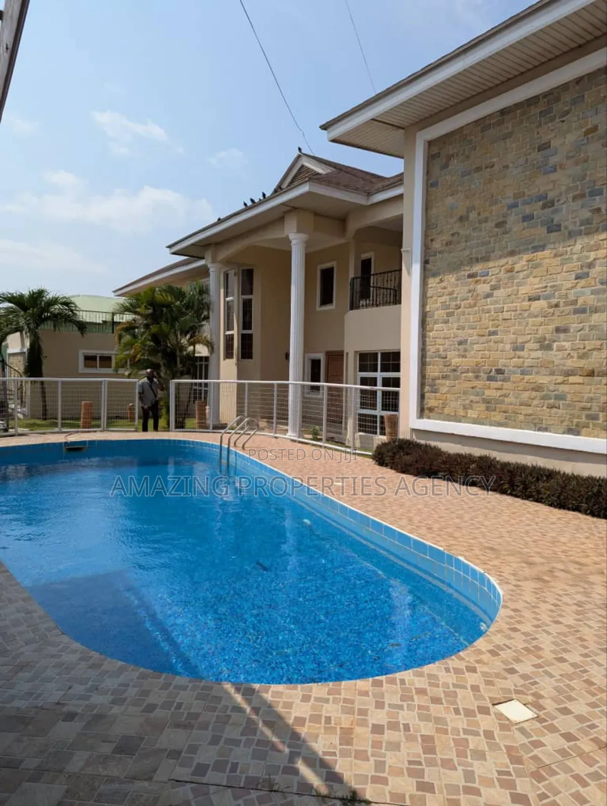 5bdrm House in East Legon for sale