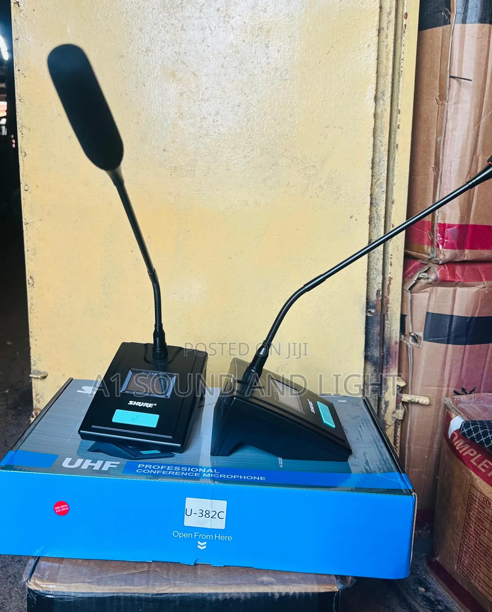 Shure 2 In 1 Wireless Conference Microphone Set