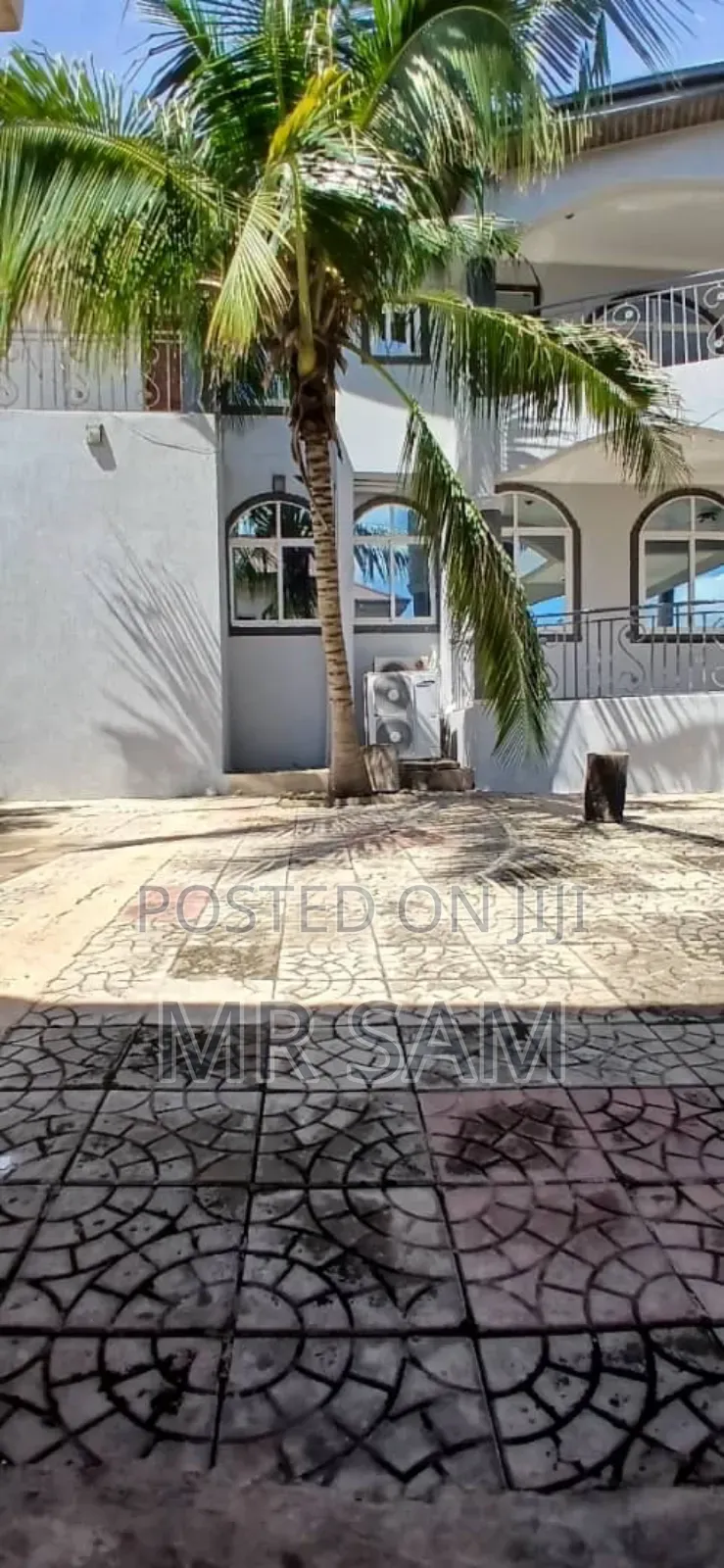 20bdrm House in Sam Properties, West Hills Mall Area for rent