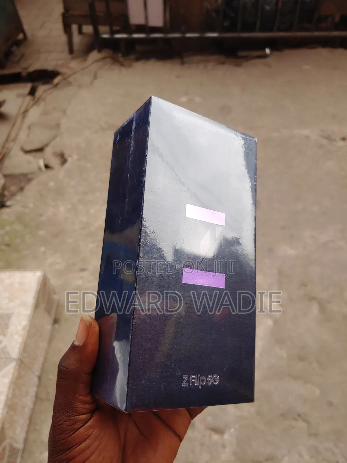 New Samsung Galaxy Z Flip 256 GB Gold
