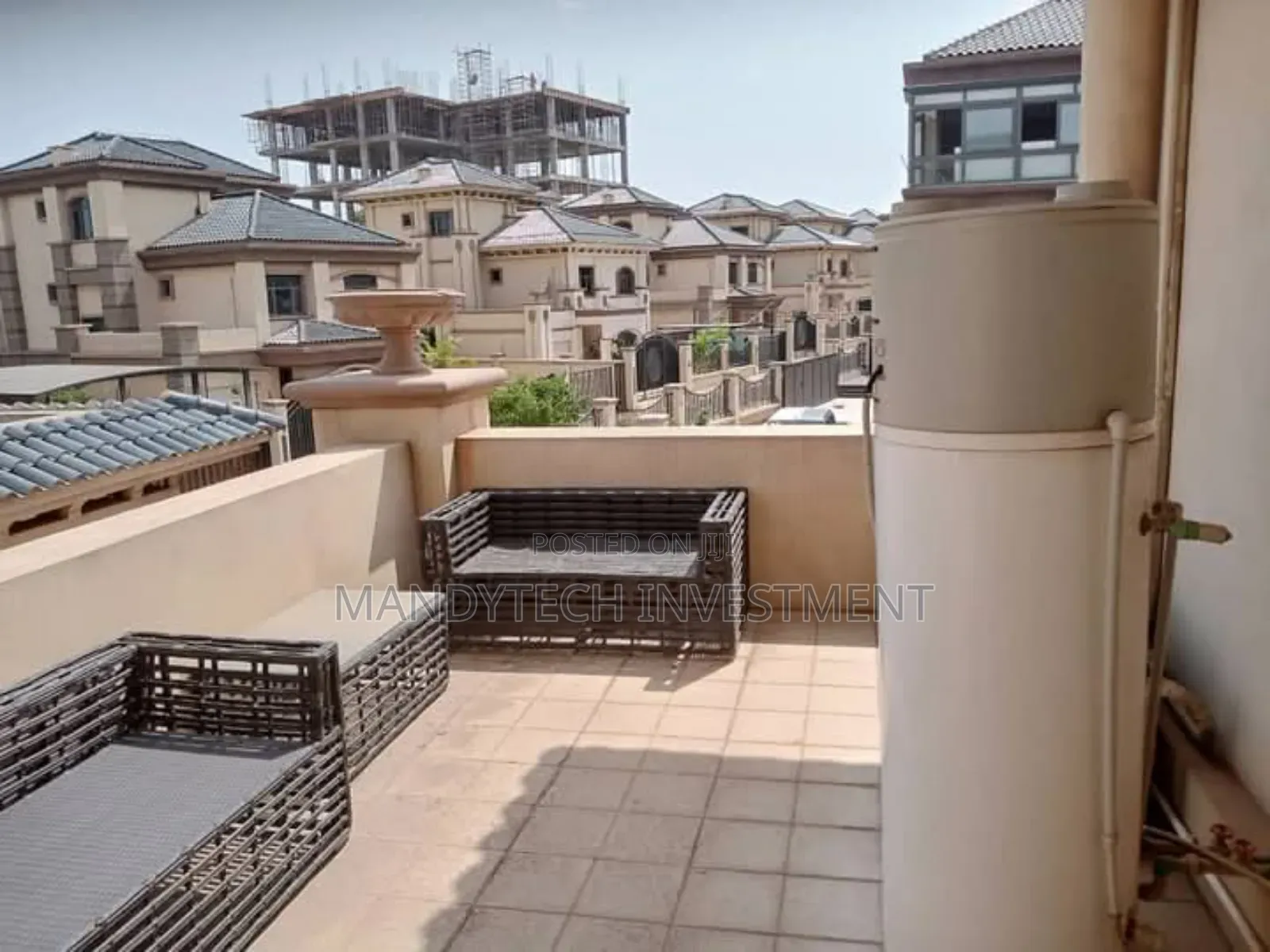 5bdrm Mansion in Adjiriganor for sale