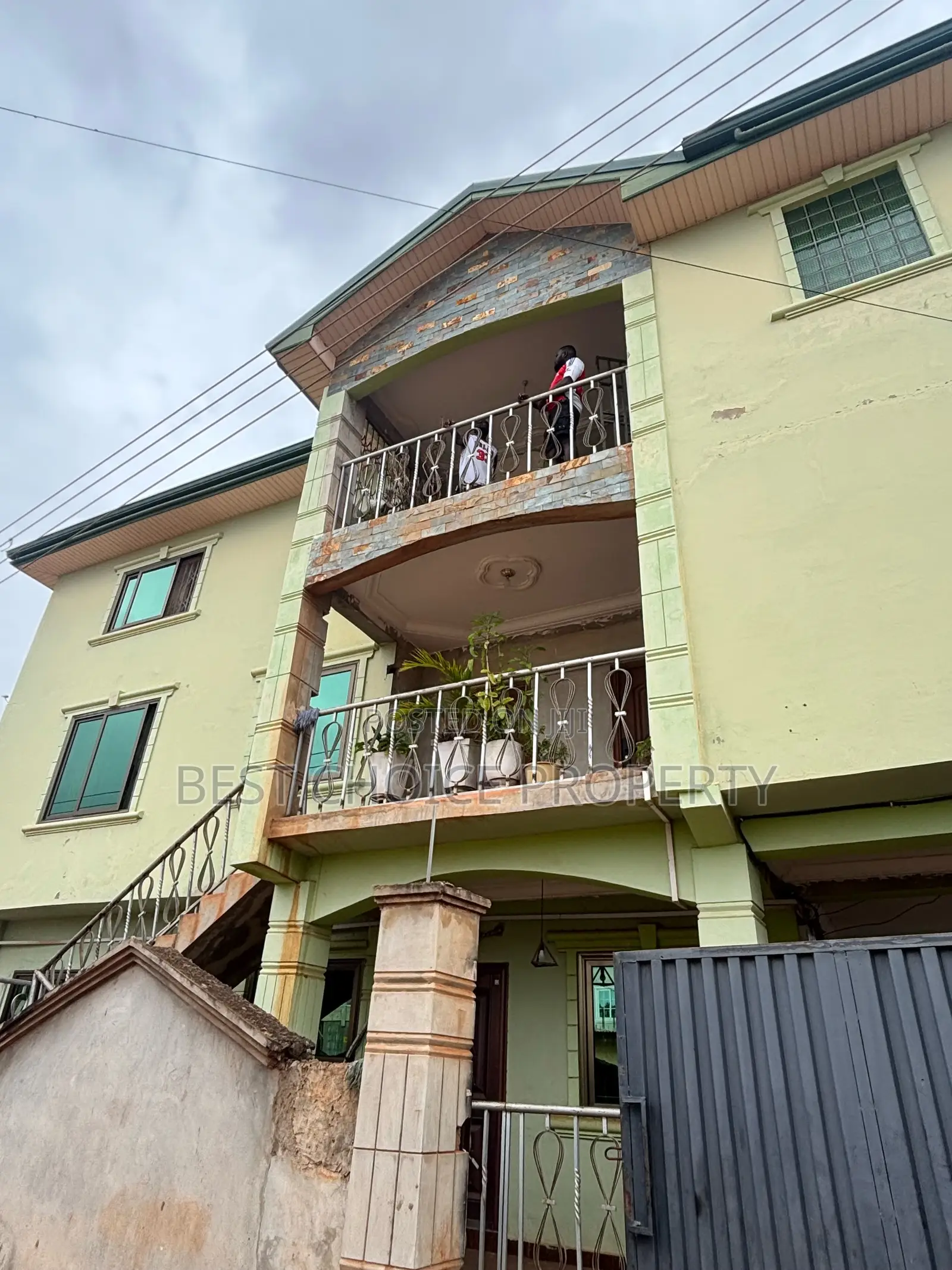 1bdrm Apartment in Adenta Survive, Frafraha for rent