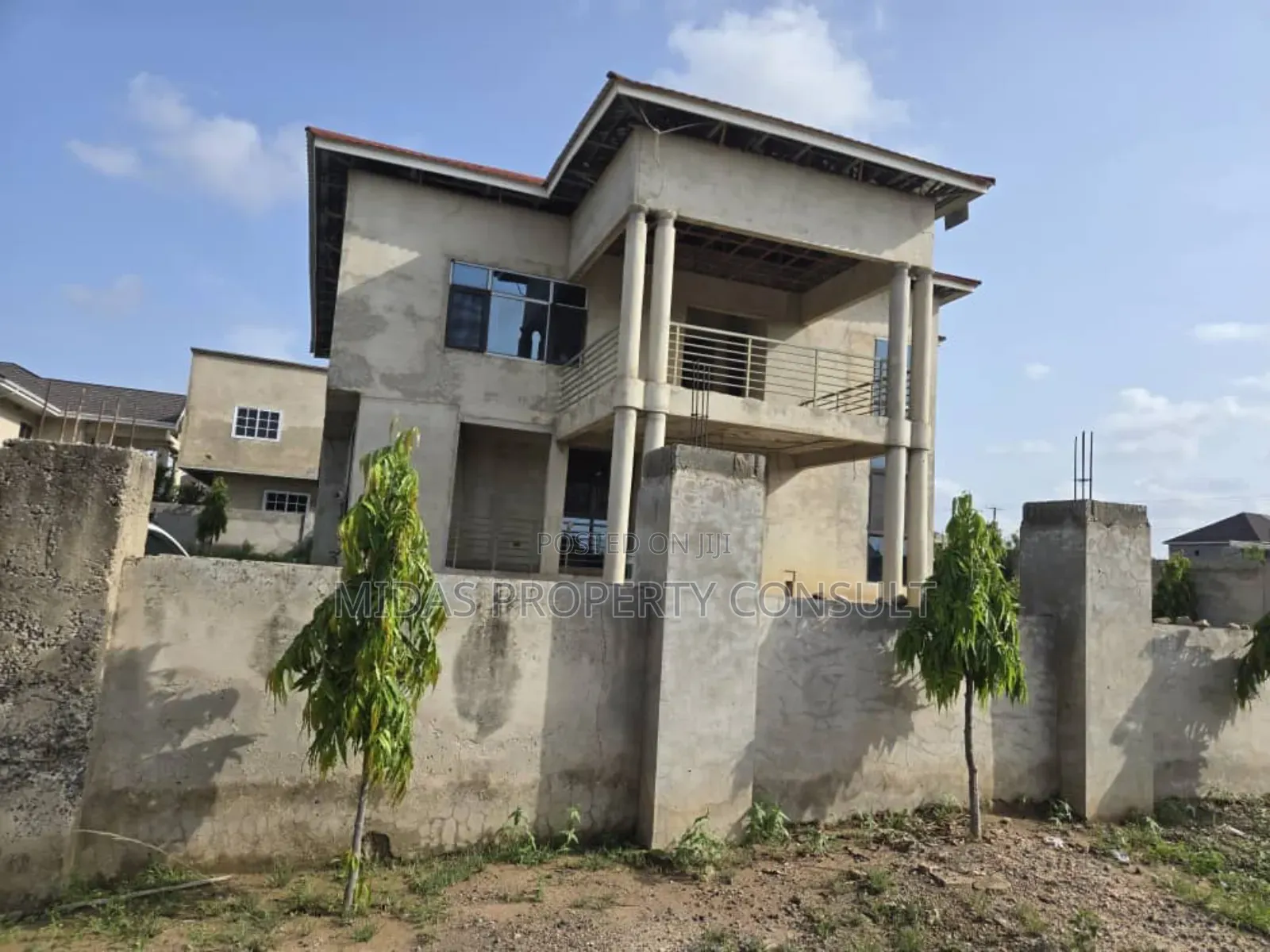6bdrm House in Community 24, Tema Metropolitan for sale