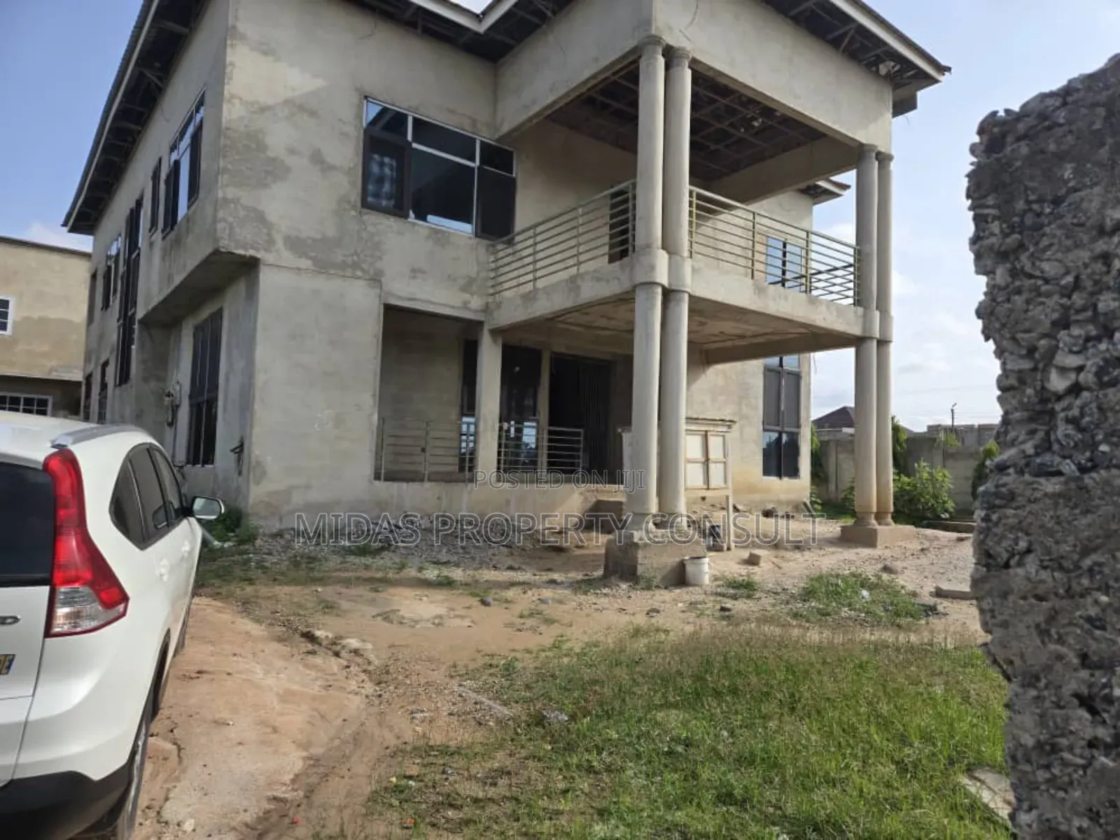 6bdrm House in Community 24, Tema Metropolitan for sale
