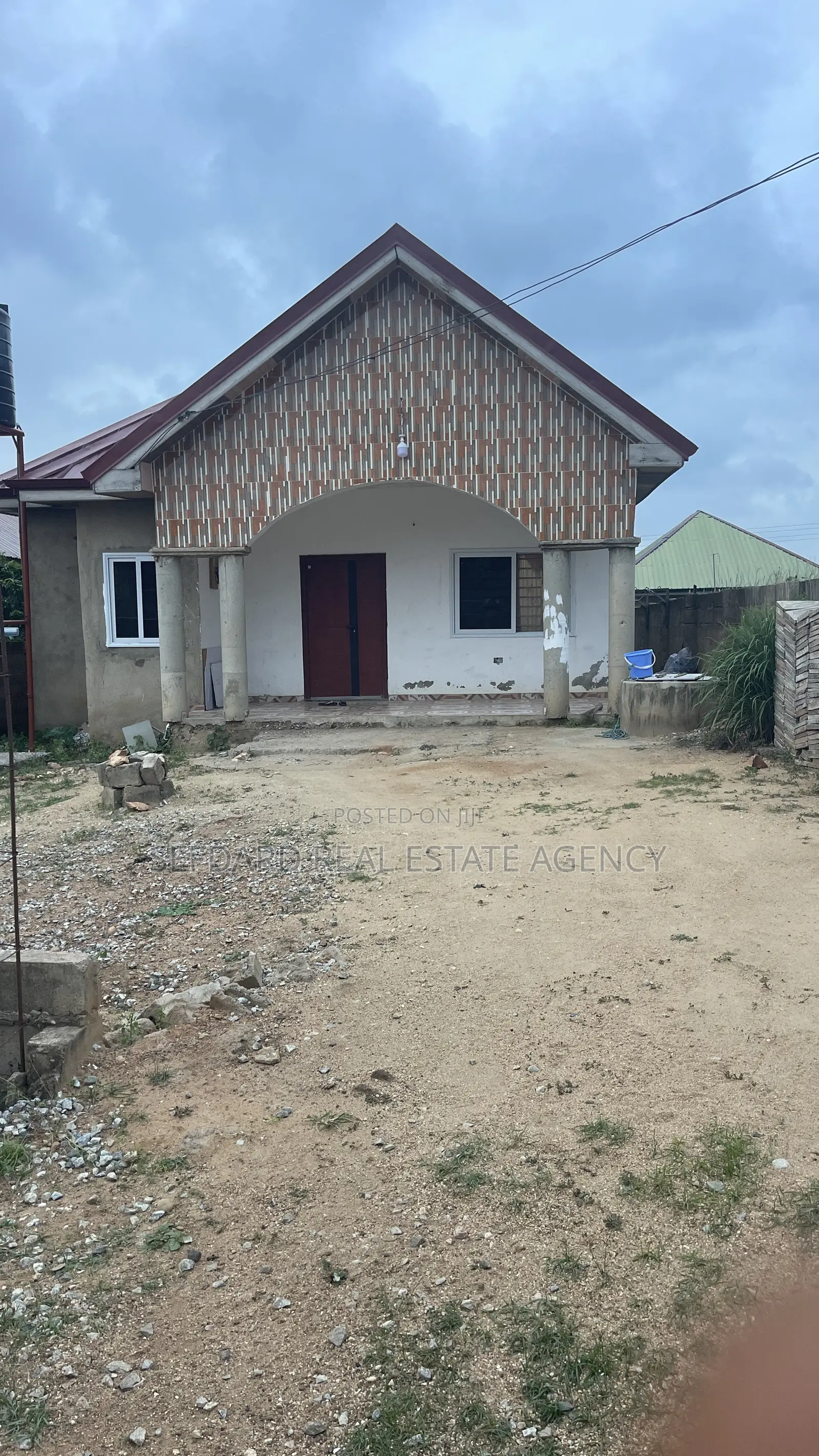 3bdrm House in Sefdard Real Estate, Amasaman for sale