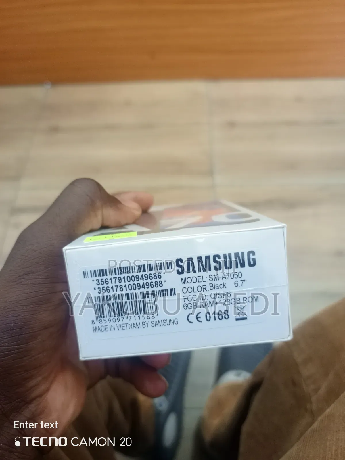 New Samsung Galaxy A70 128 GB Gray