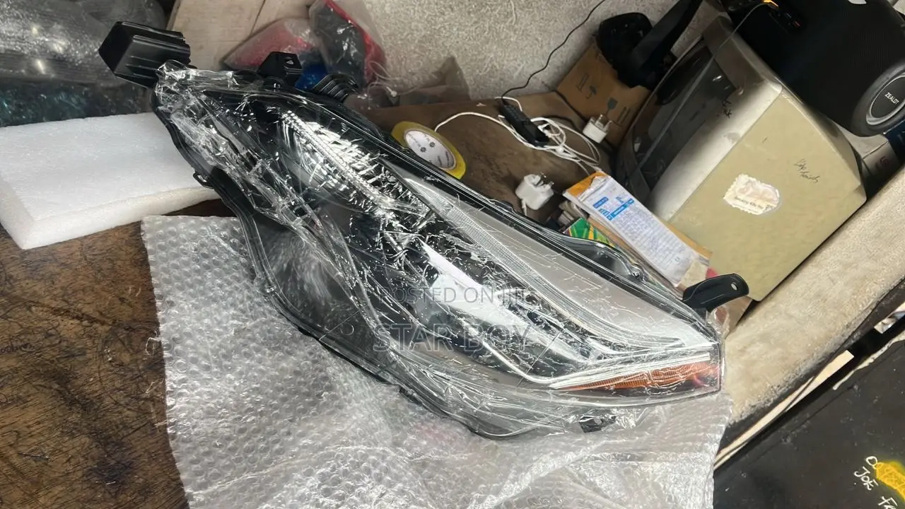 Toyota Corolla:2017 to 2018 Headlights Sports
