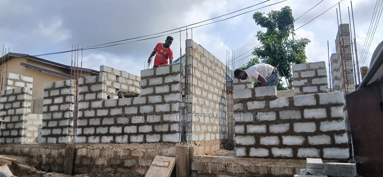 Are You Urgently Looking for a Building Contractor?