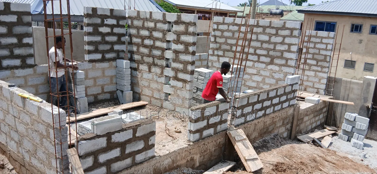 Are You Urgently Looking for a Building Contractor?