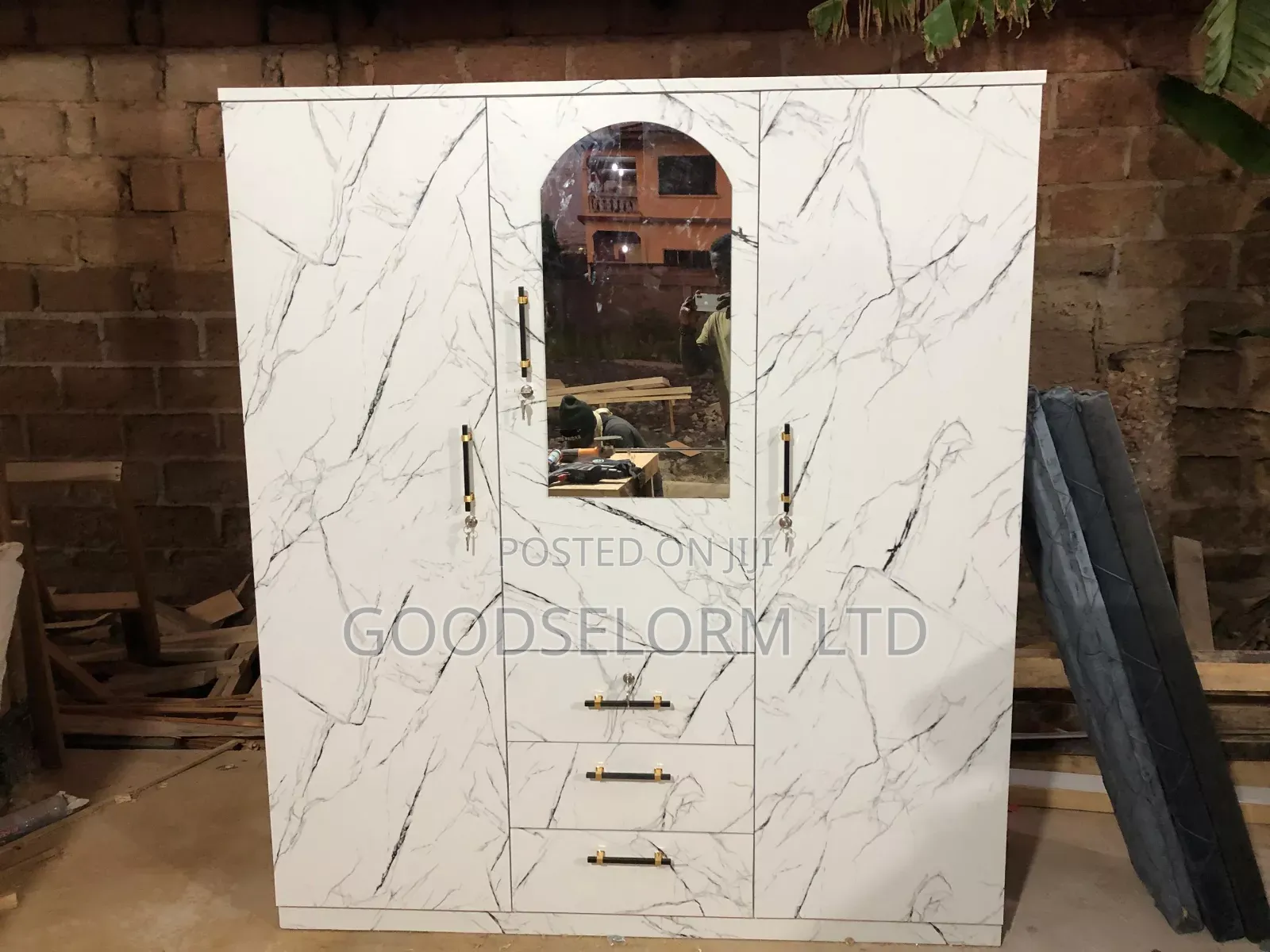 Wardrobes 3in1 With Free Delivery