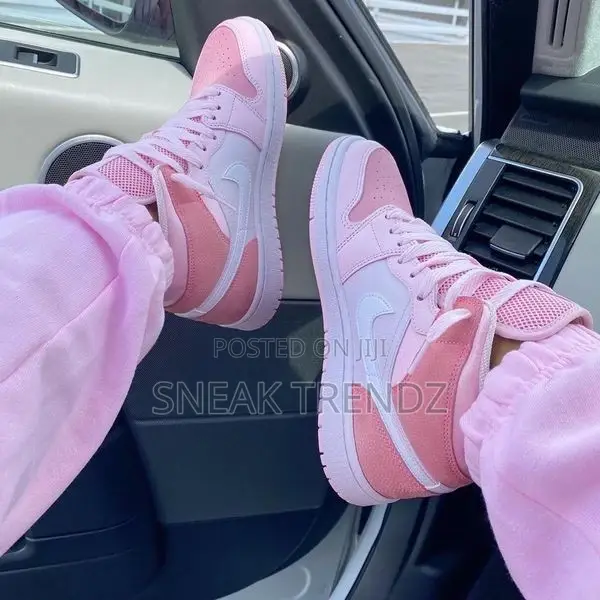 Air Jordan R1 Digital Pick