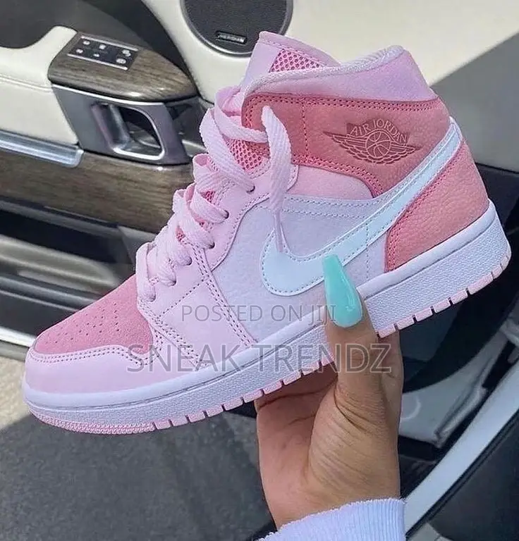 Air Jordan R1 Digital Pick