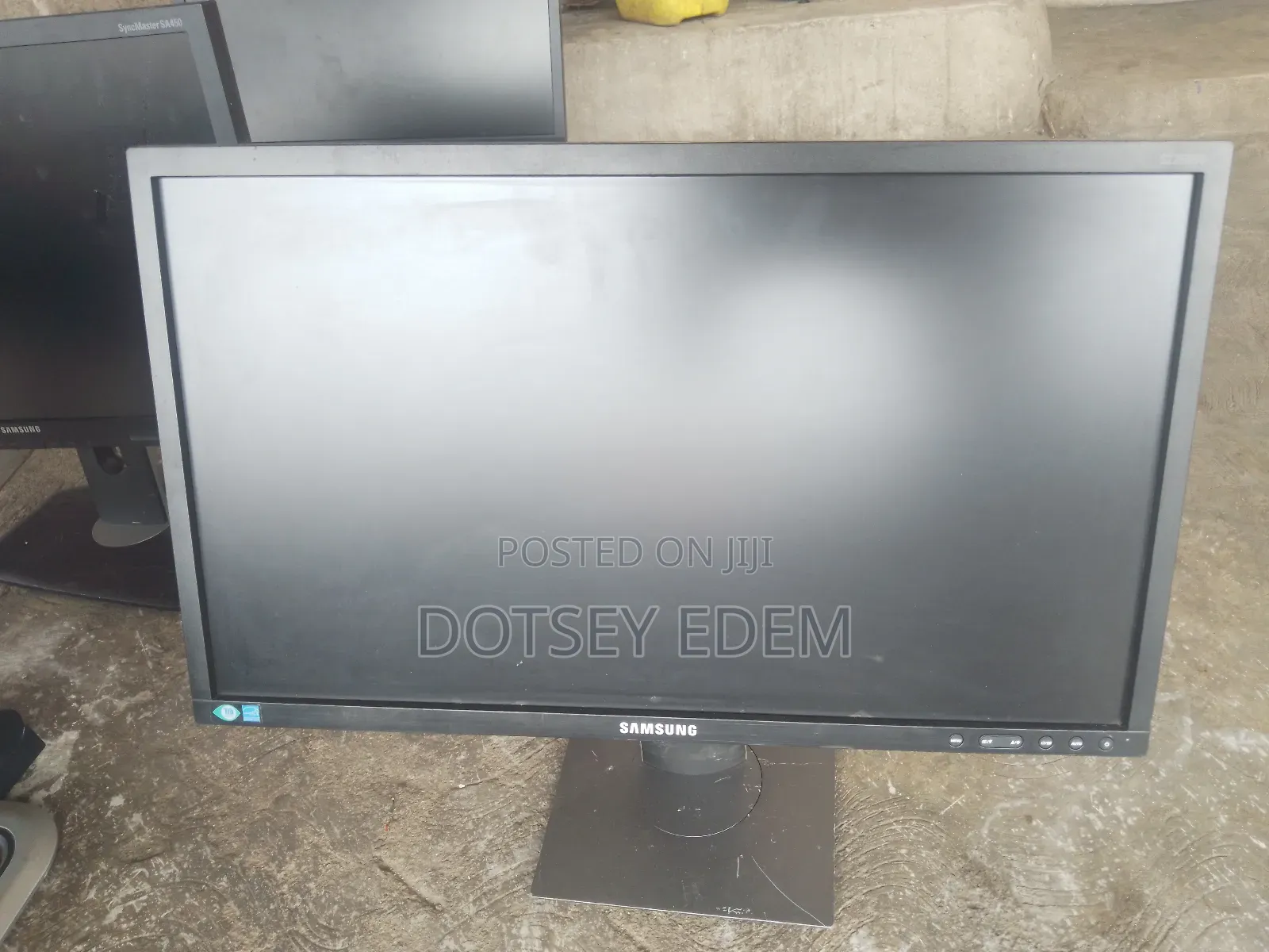 Samsung 24 Inches Monitor