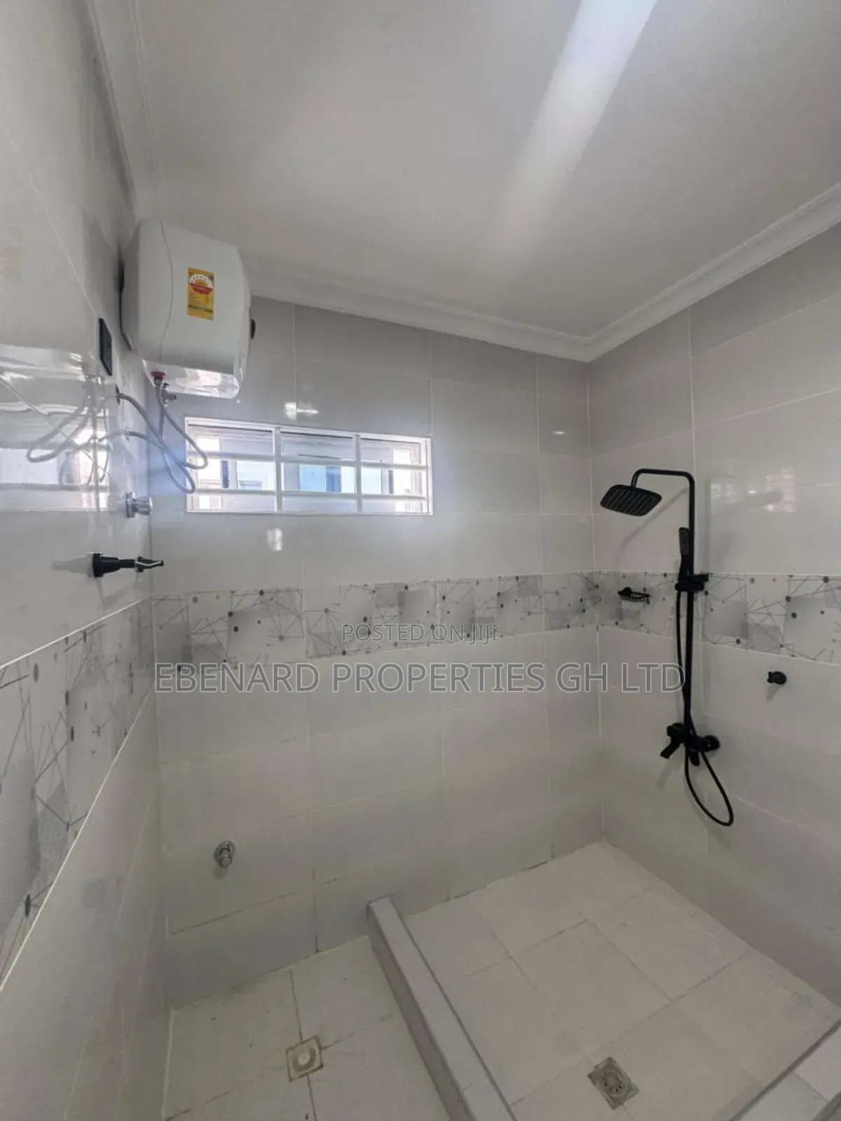 3bdrm Duplex in Bernard Properties, Tema Metropolitan for sale