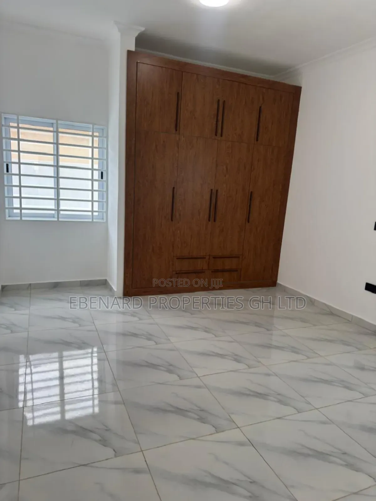 3bdrm Duplex in Bernard Properties, Tema Metropolitan for sale
