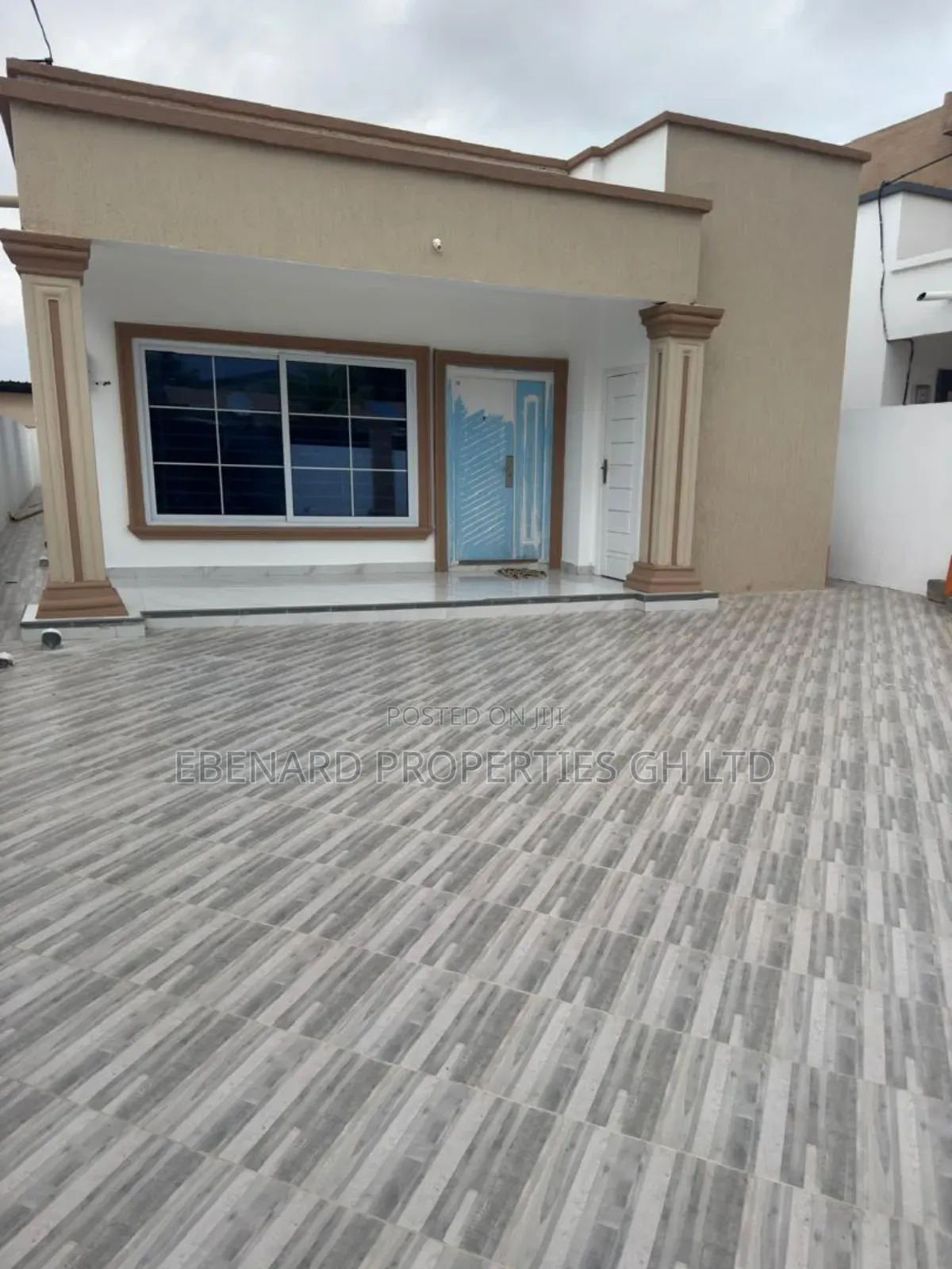 3bdrm Duplex in Bernard Properties, Tema Metropolitan for sale